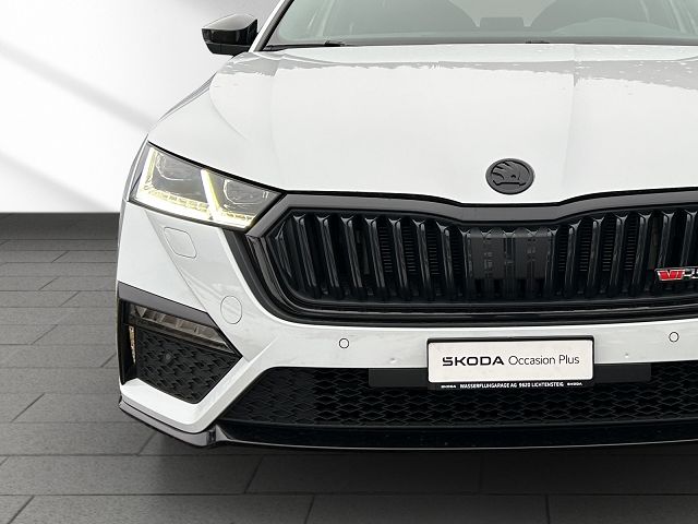 SKODA Octavia Combi 2.0 TDI DSG RS 4x4-image-17