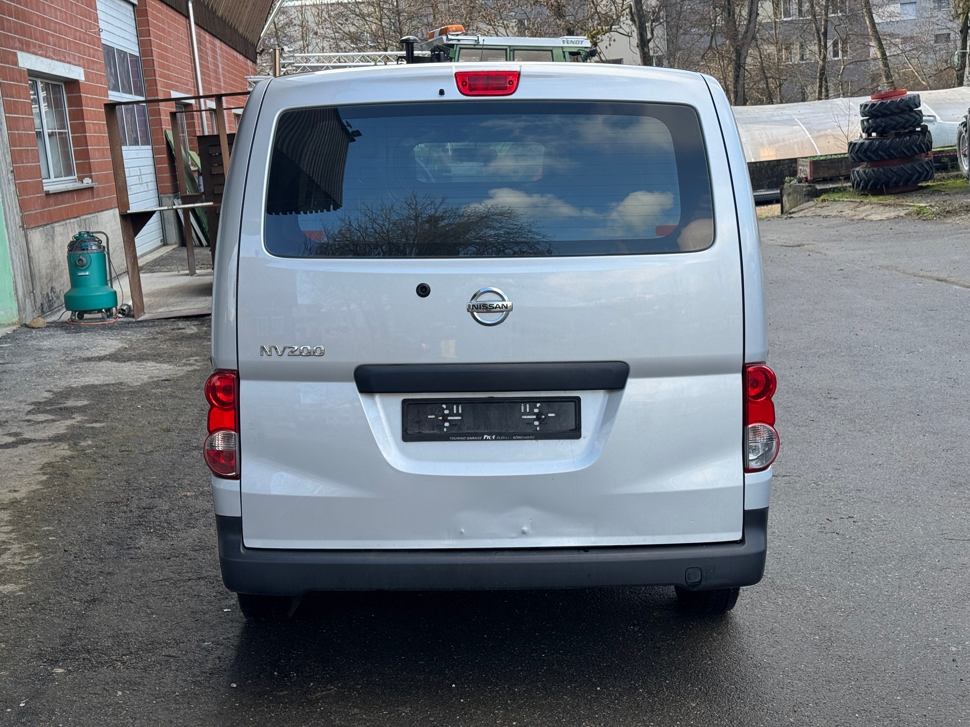 NISSAN NV200-image-3