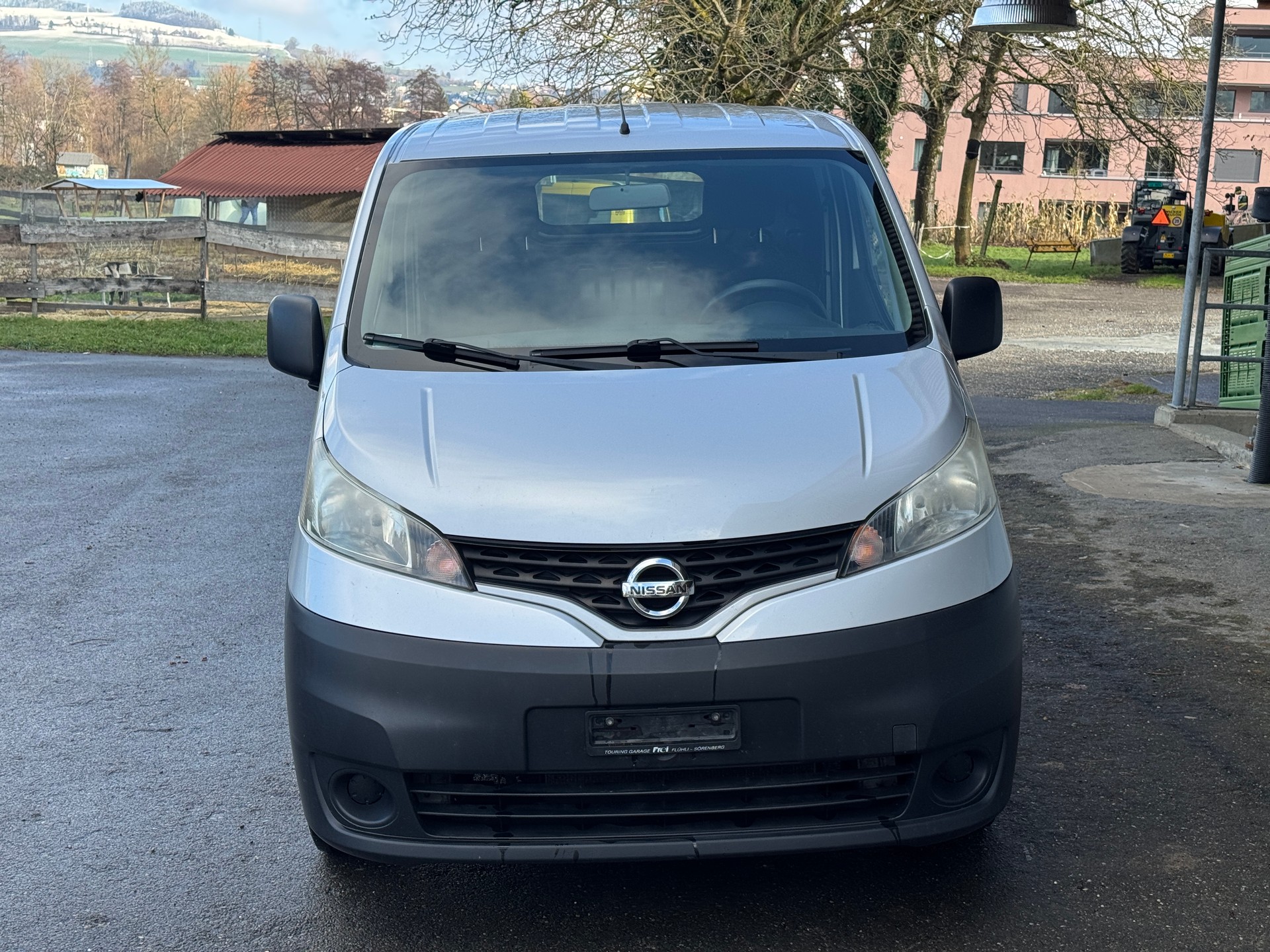 NISSAN NV200