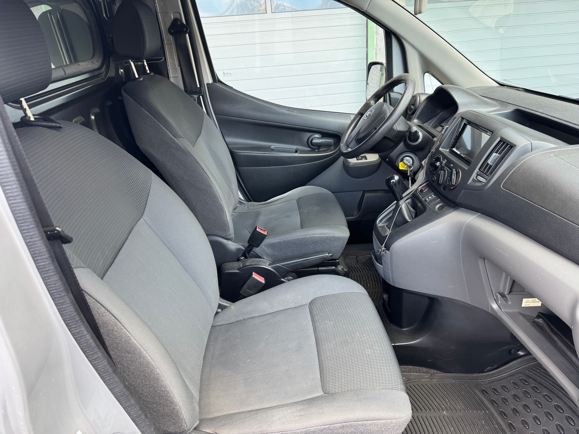 NISSAN NV200-image-8