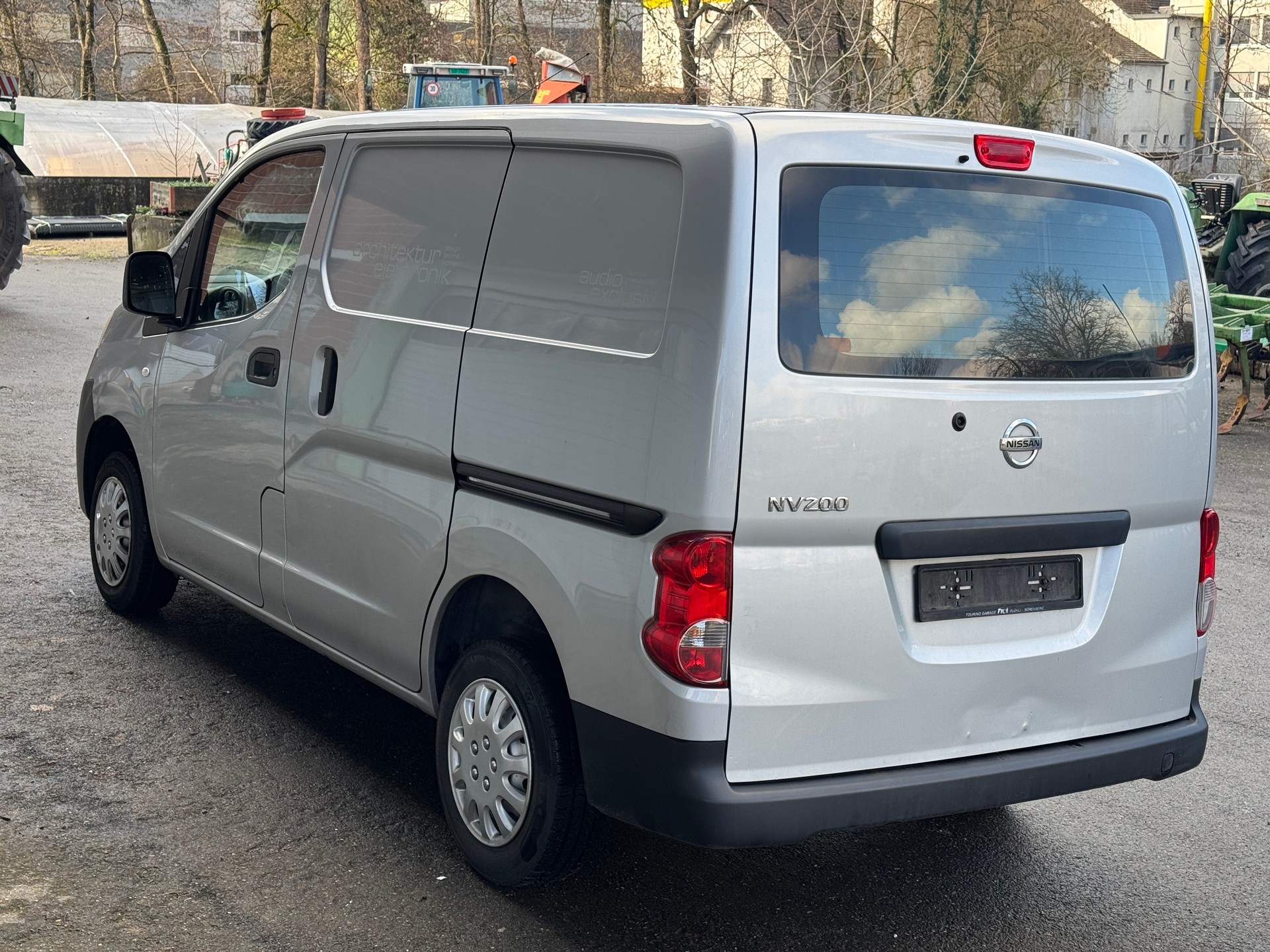 NISSAN NV200-image-5