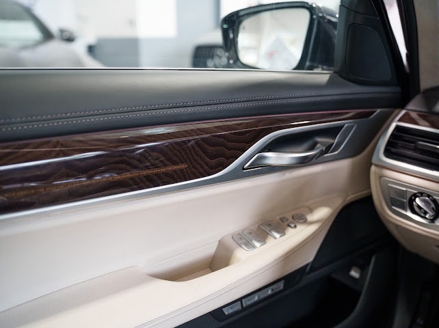 BMW 750i xDrive Steptronic CH 🇨🇭-image-7