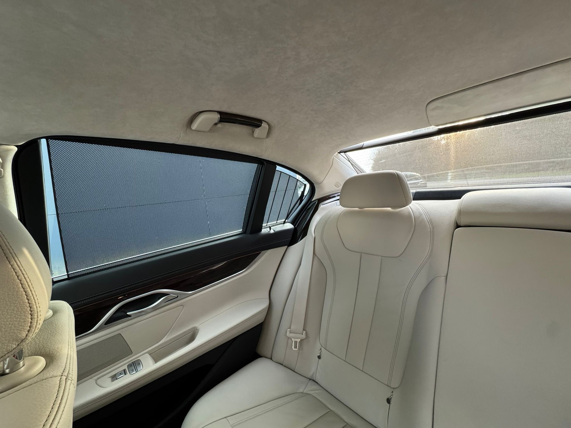 BMW 750i xDrive Steptronic CH 🇨🇭-image-9