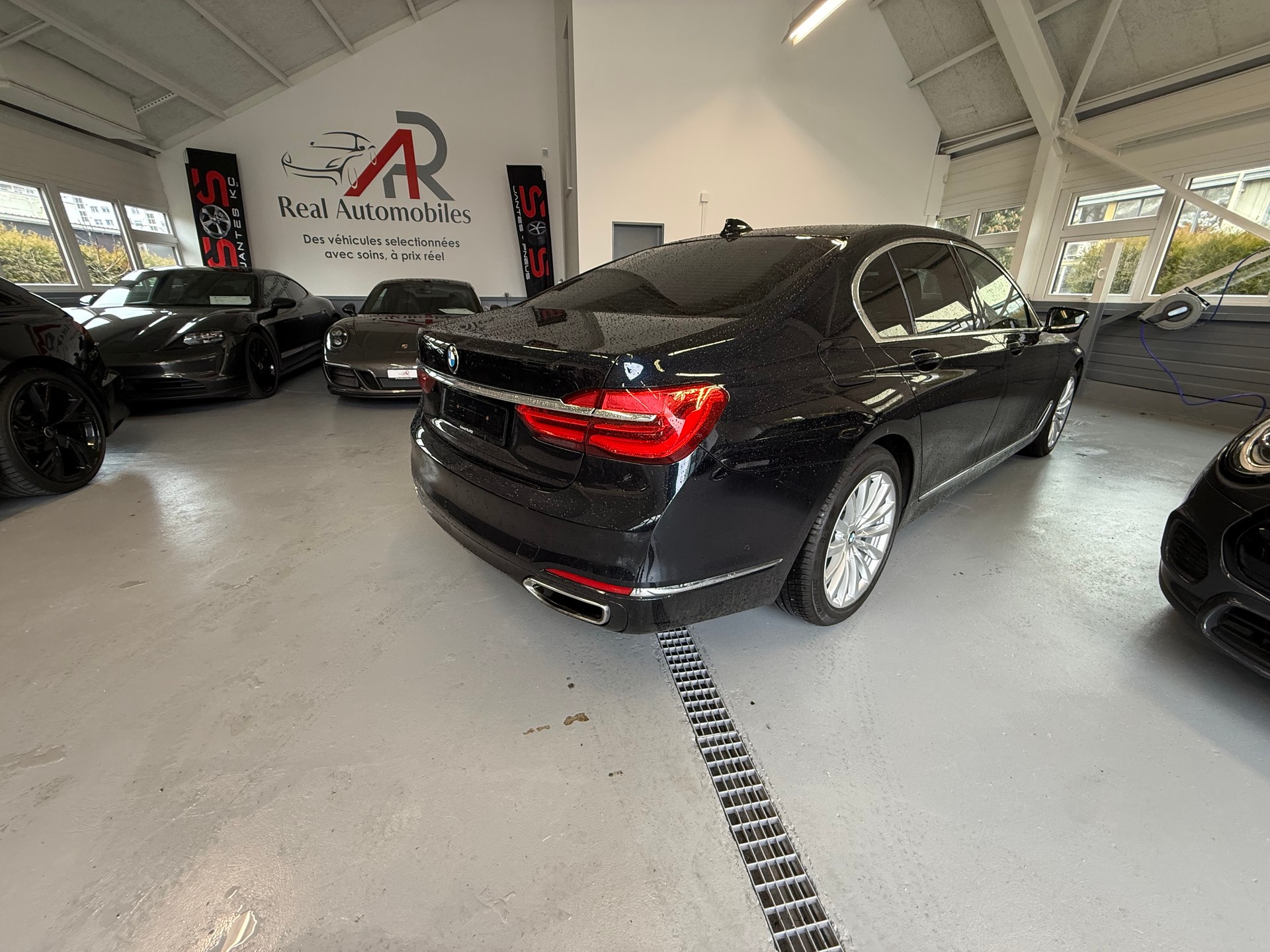 BMW 750i xDrive Steptronic CH 🇨🇭-image-15