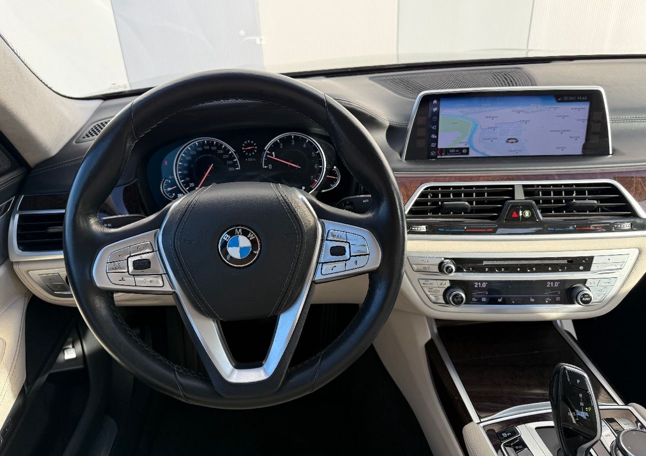 BMW 750i xDrive Steptronic CH 🇨🇭-image-13