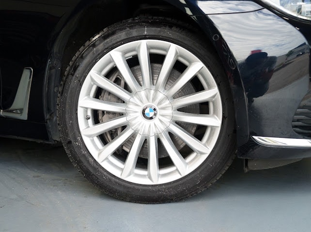 BMW 750i xDrive Steptronic CH 🇨🇭-image-12