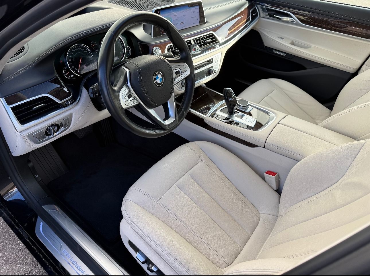 BMW 750i xDrive Steptronic CH 🇨🇭-image-4