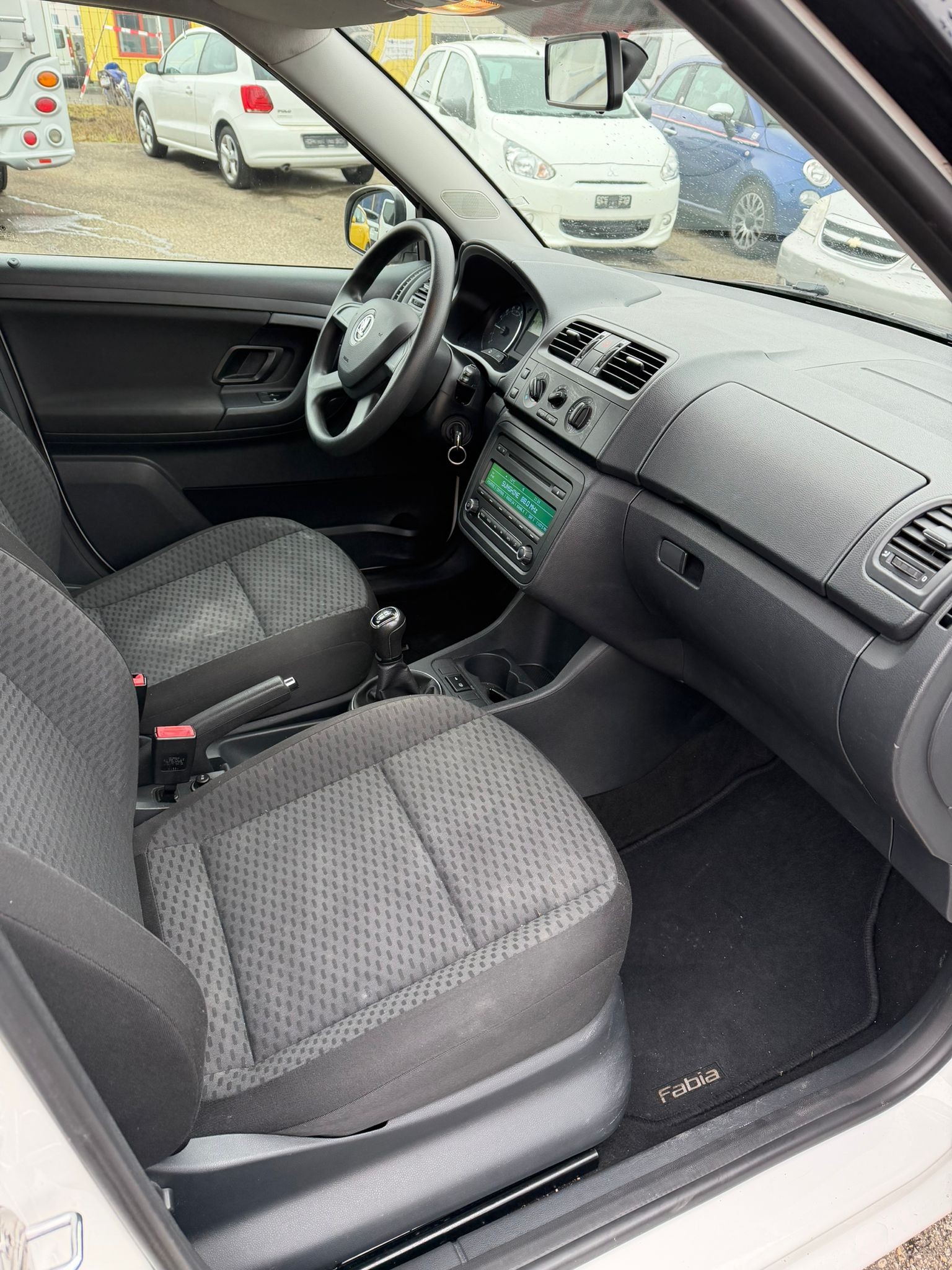SKODA Fabia 1.6 TDI Elegance-image-6