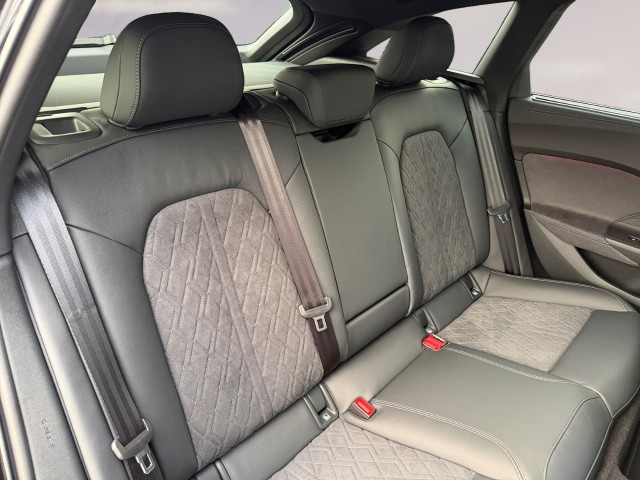 AUDI A5 Avant e-hybrid quattro 270 kW S tronic-image-17