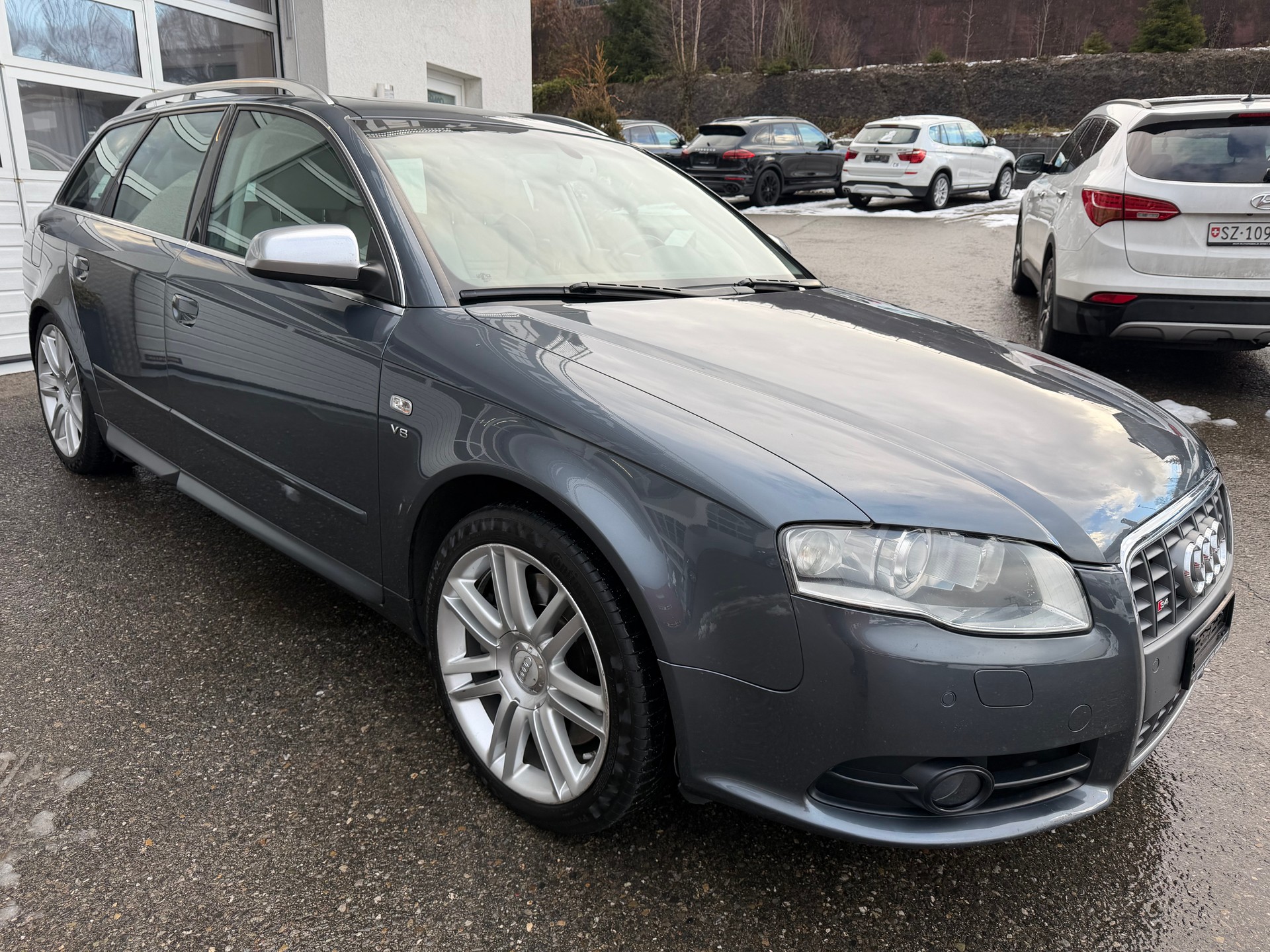 AUDI S4 Avant 4.2 V8 quattro-showroom-element-3