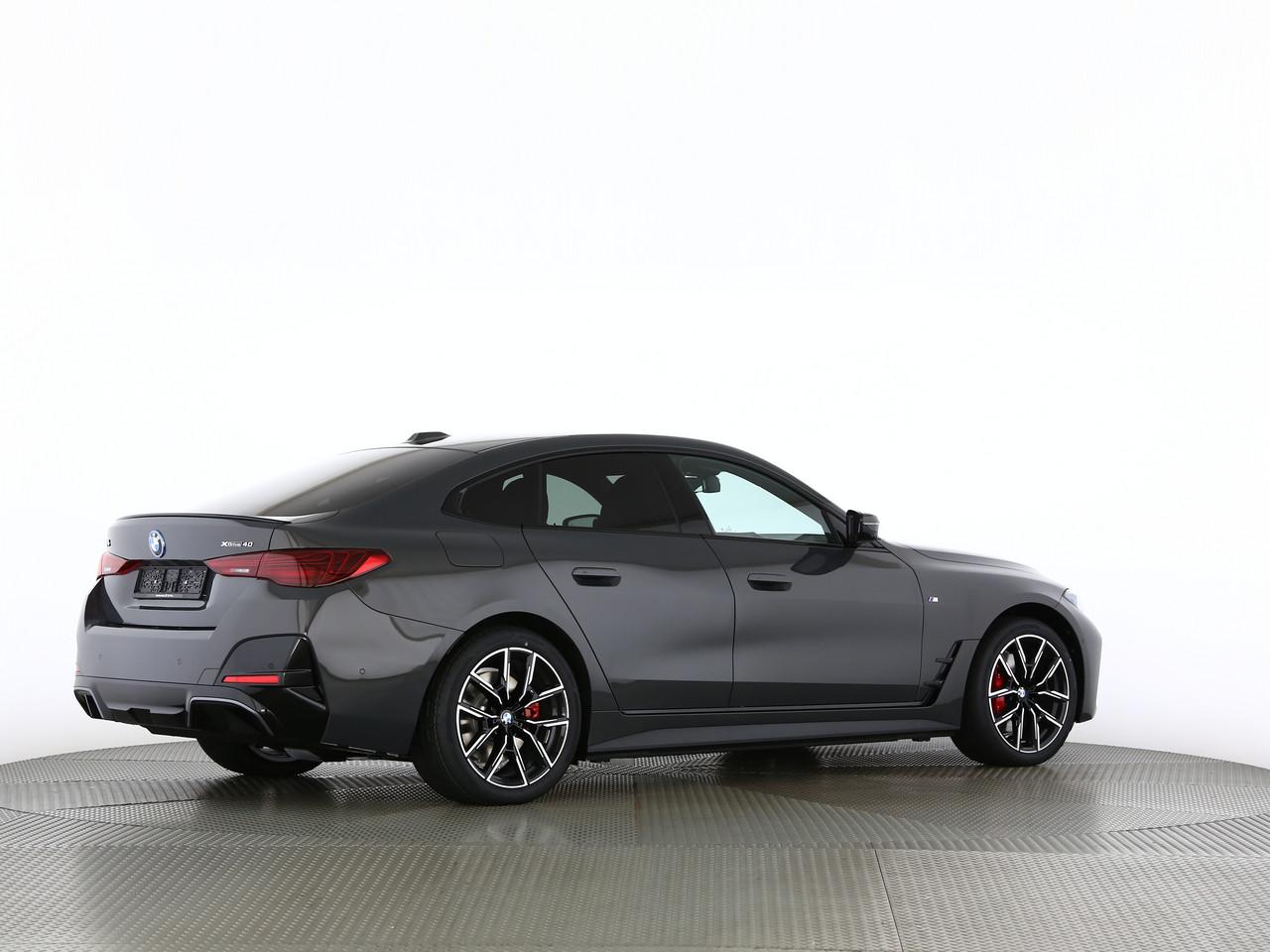 BMW i4 xDrive40-image-12