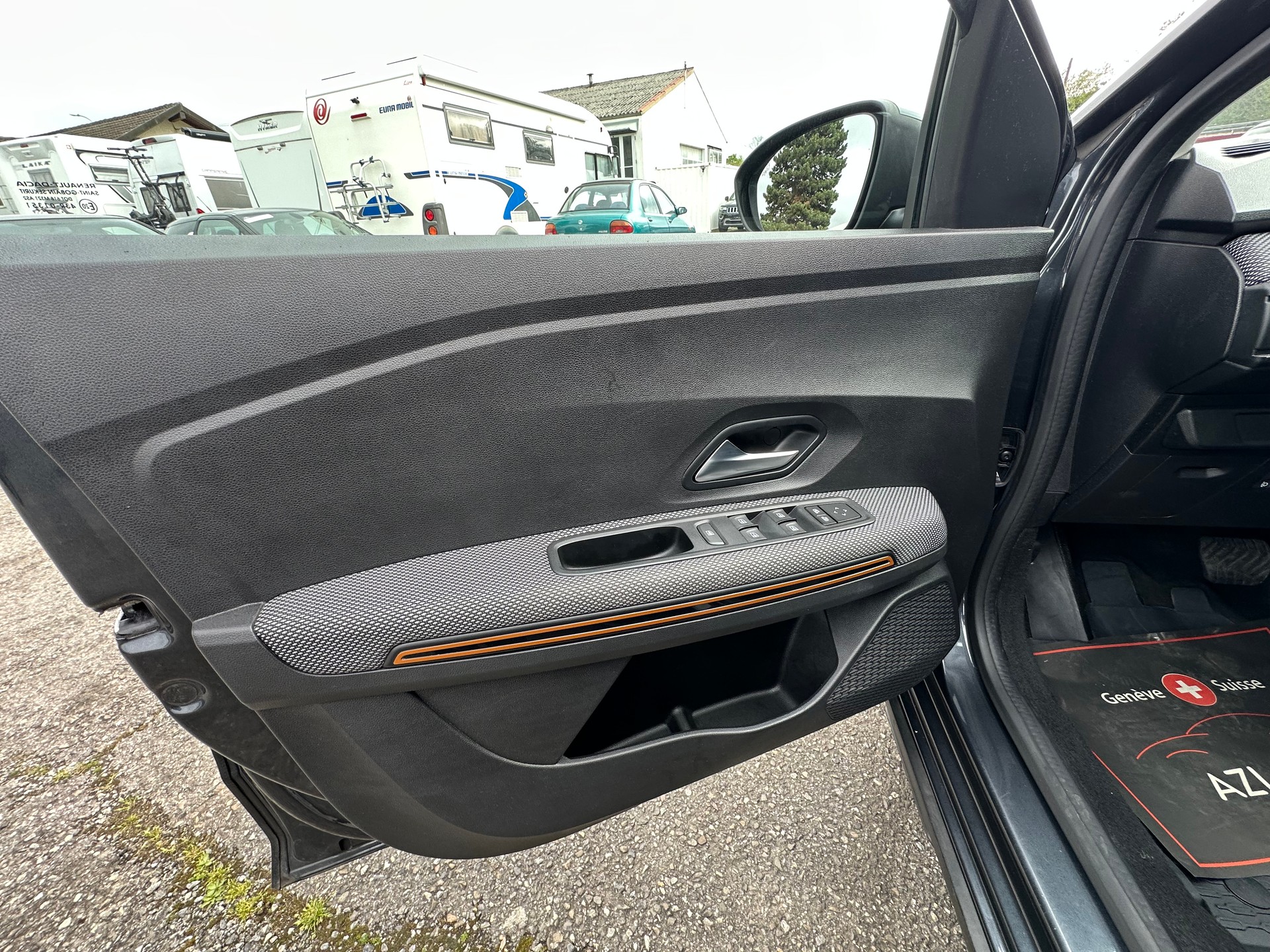 DACIA Sandero Stepway TCe 90 Comfort CVT-image-19