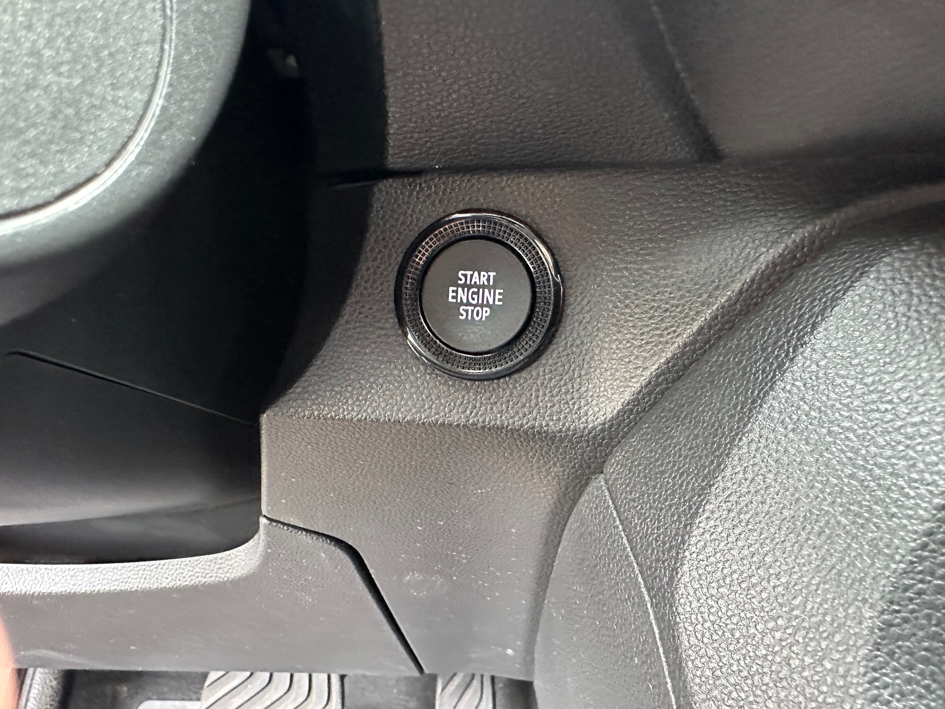 DACIA Sandero Stepway TCe 90 Comfort CVT-image-29