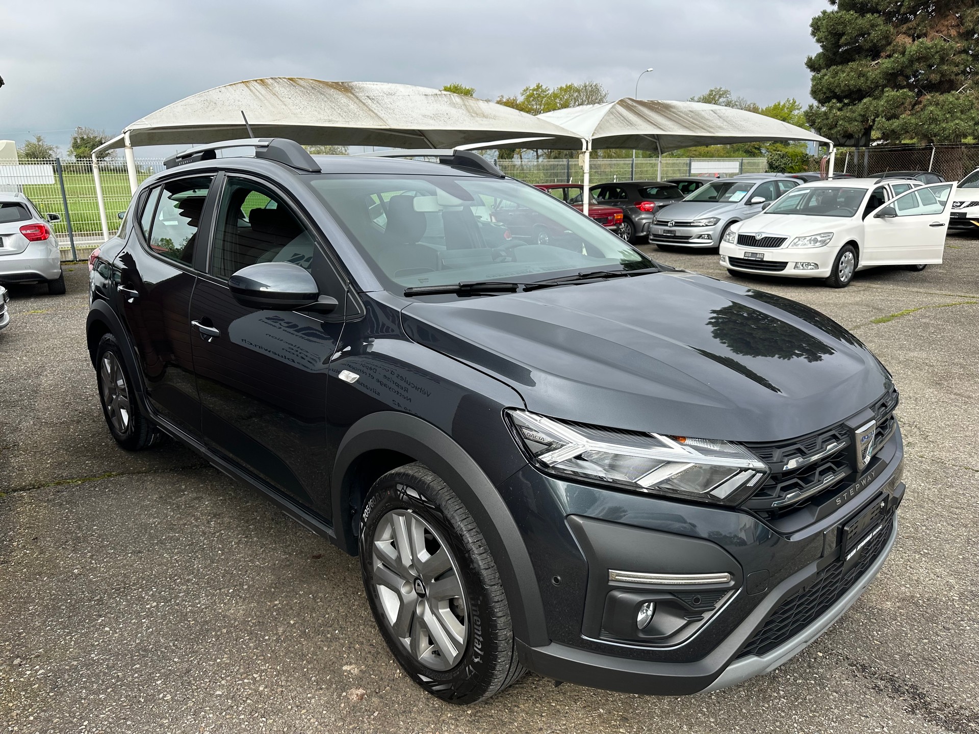 DACIA Sandero Stepway TCe 90 Comfort CVT-image-2