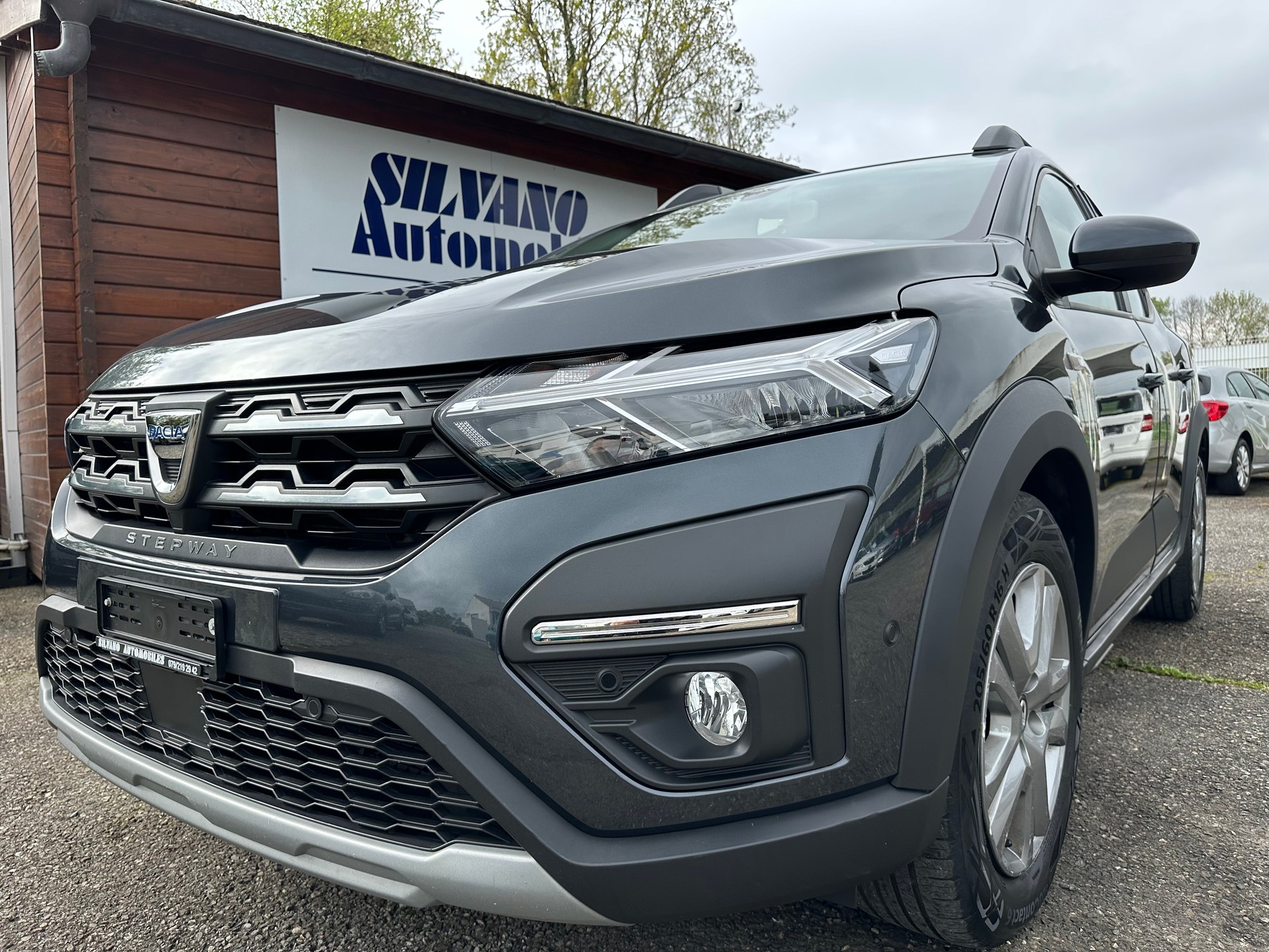 DACIA Sandero Stepway TCe 90 Comfort CVT-image-4