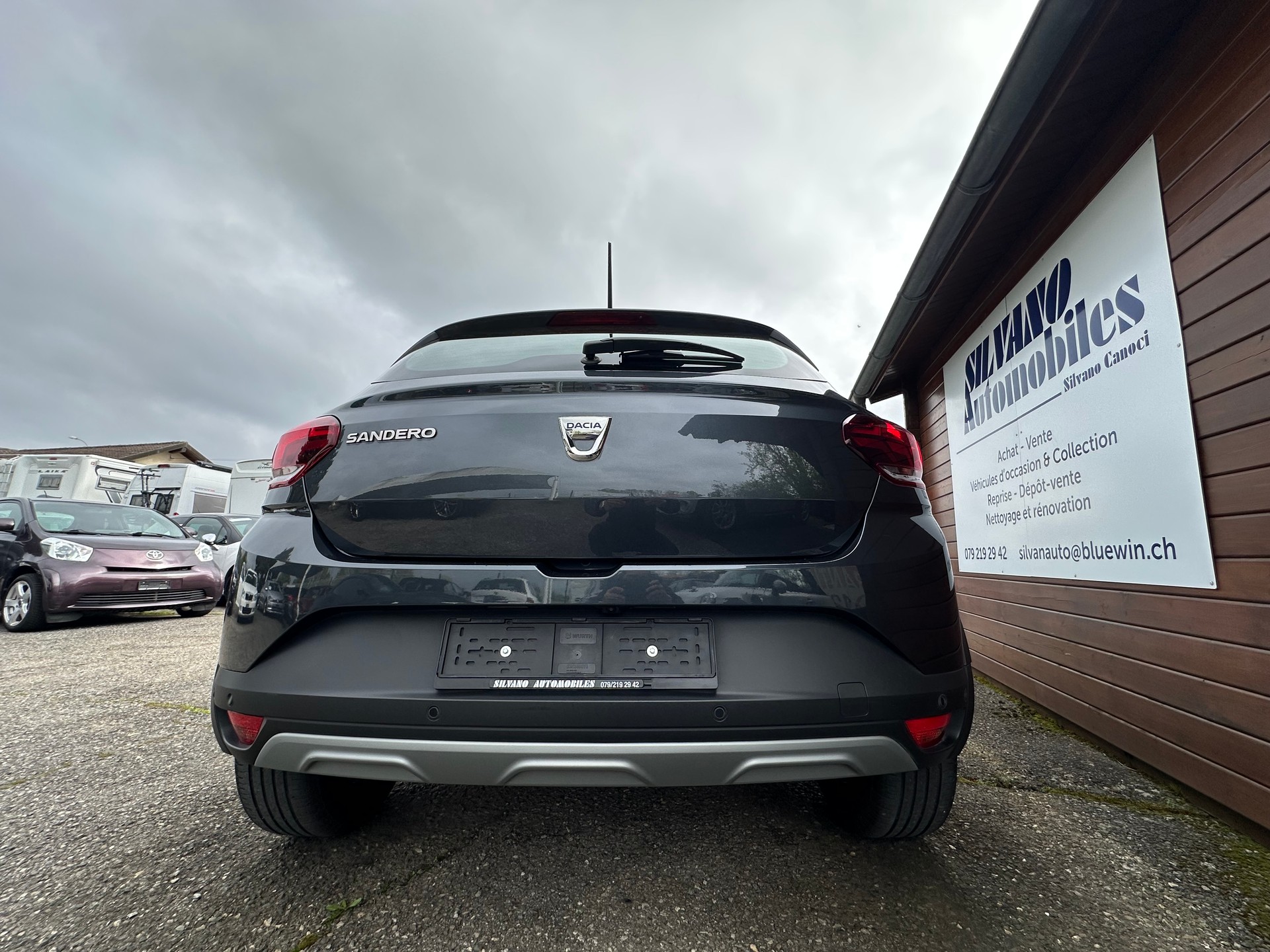 DACIA Sandero Stepway TCe 90 Comfort CVT-image-8