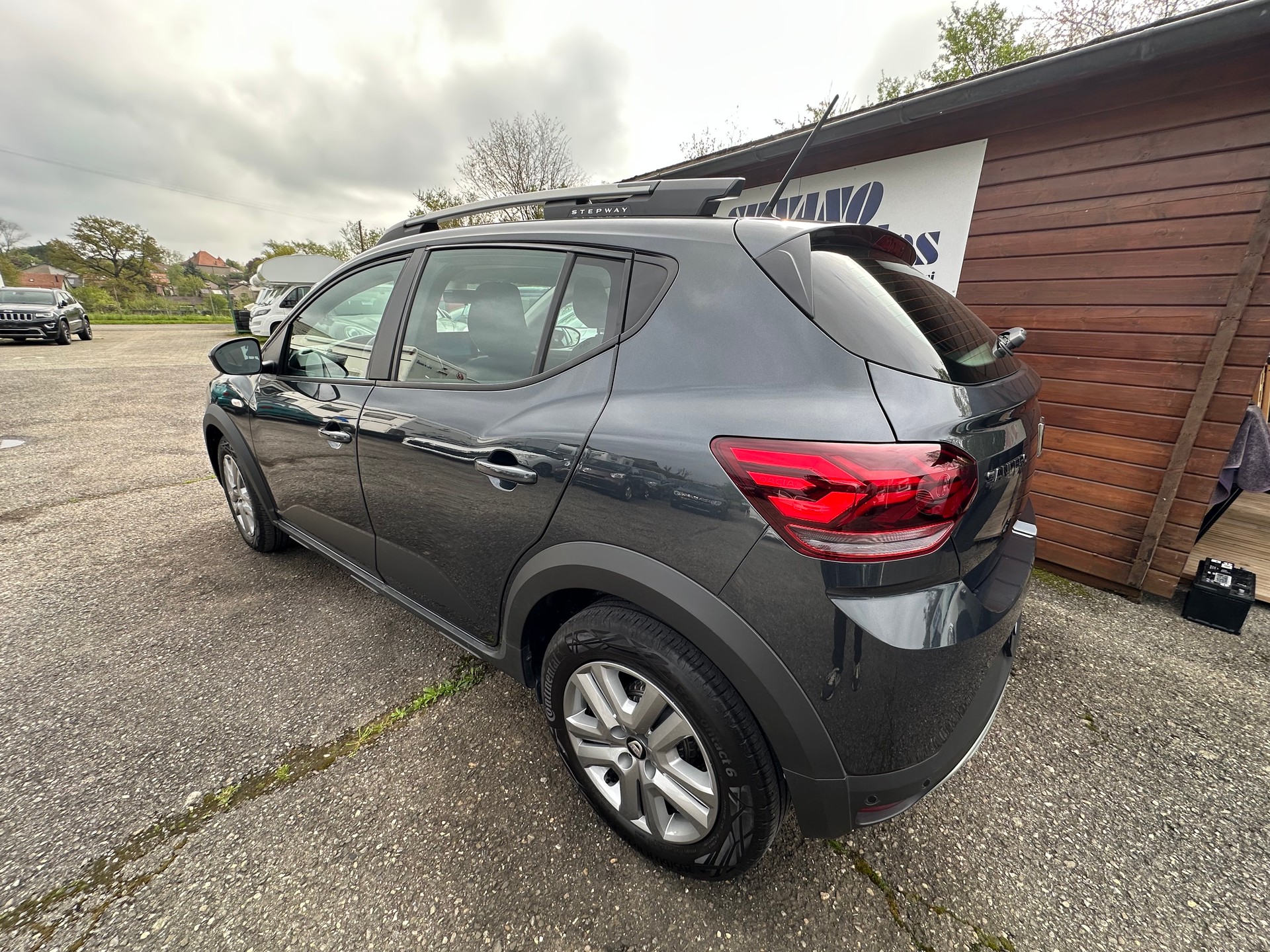DACIA Sandero Stepway TCe 90 Comfort CVT-image-6