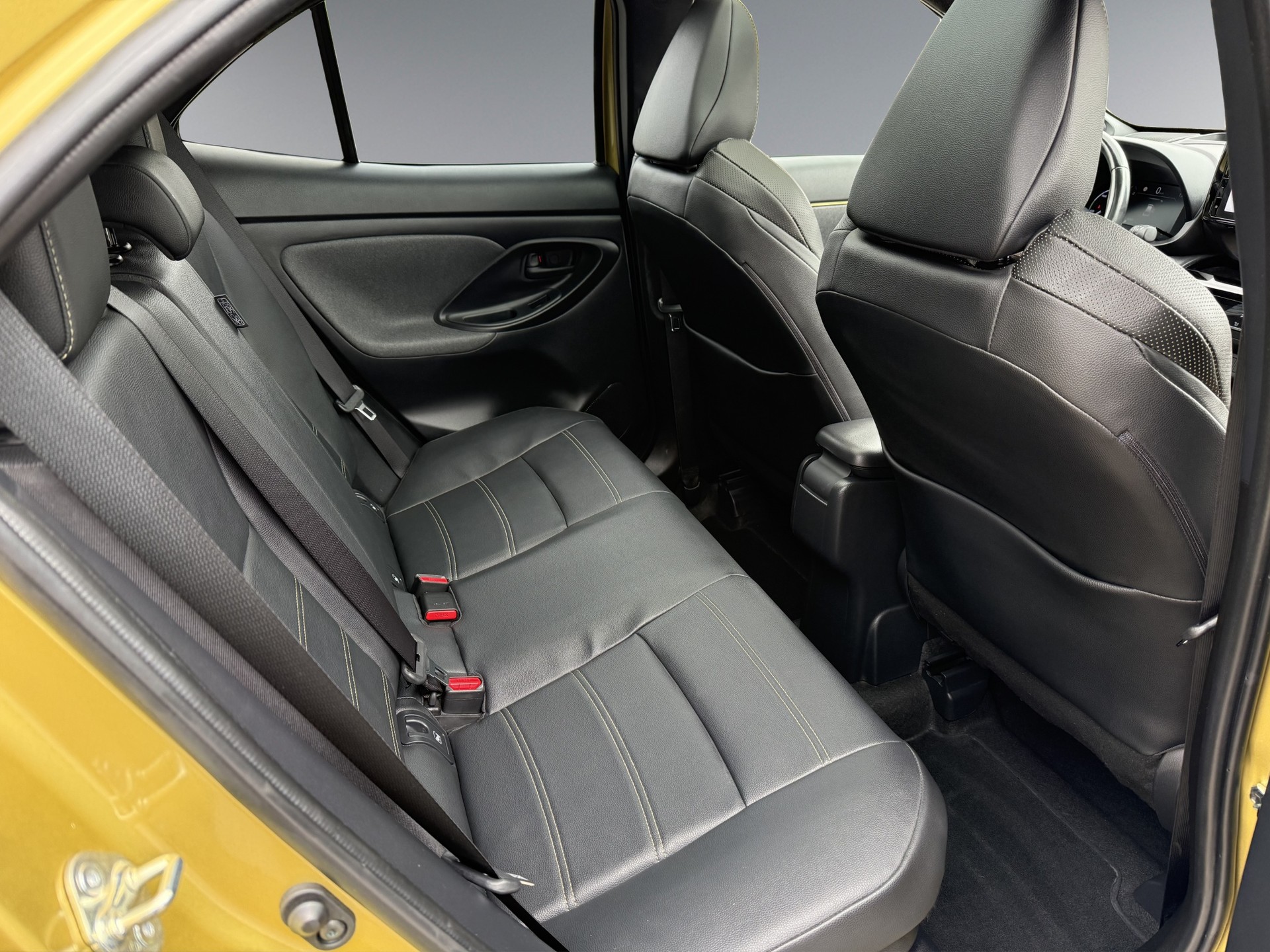 TOYOTA Yaris Cross 1.5 Premiere Edition e-CVT AWDi-image-10