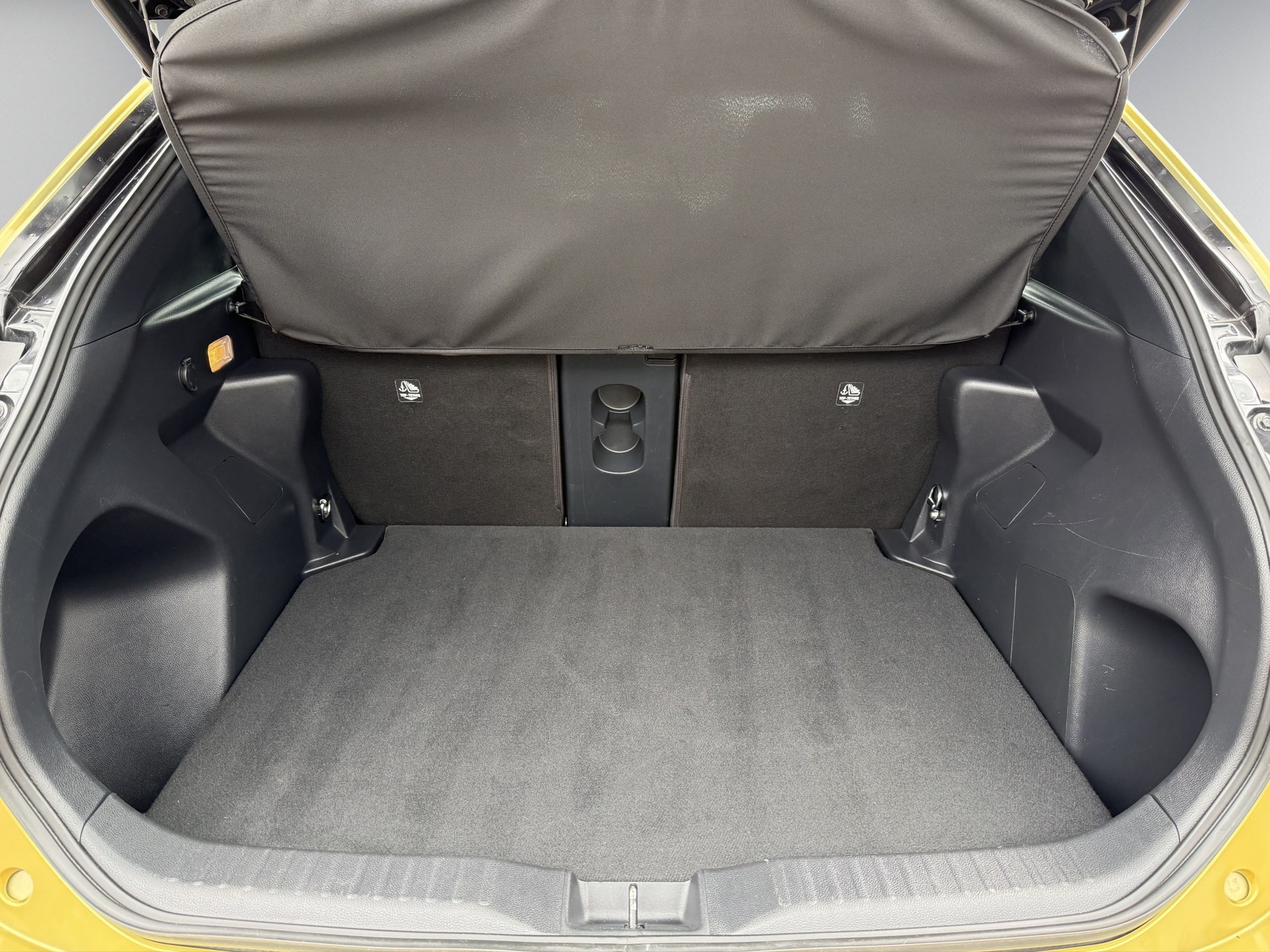 TOYOTA Yaris Cross 1.5 Premiere Edition e-CVT AWDi-image-15