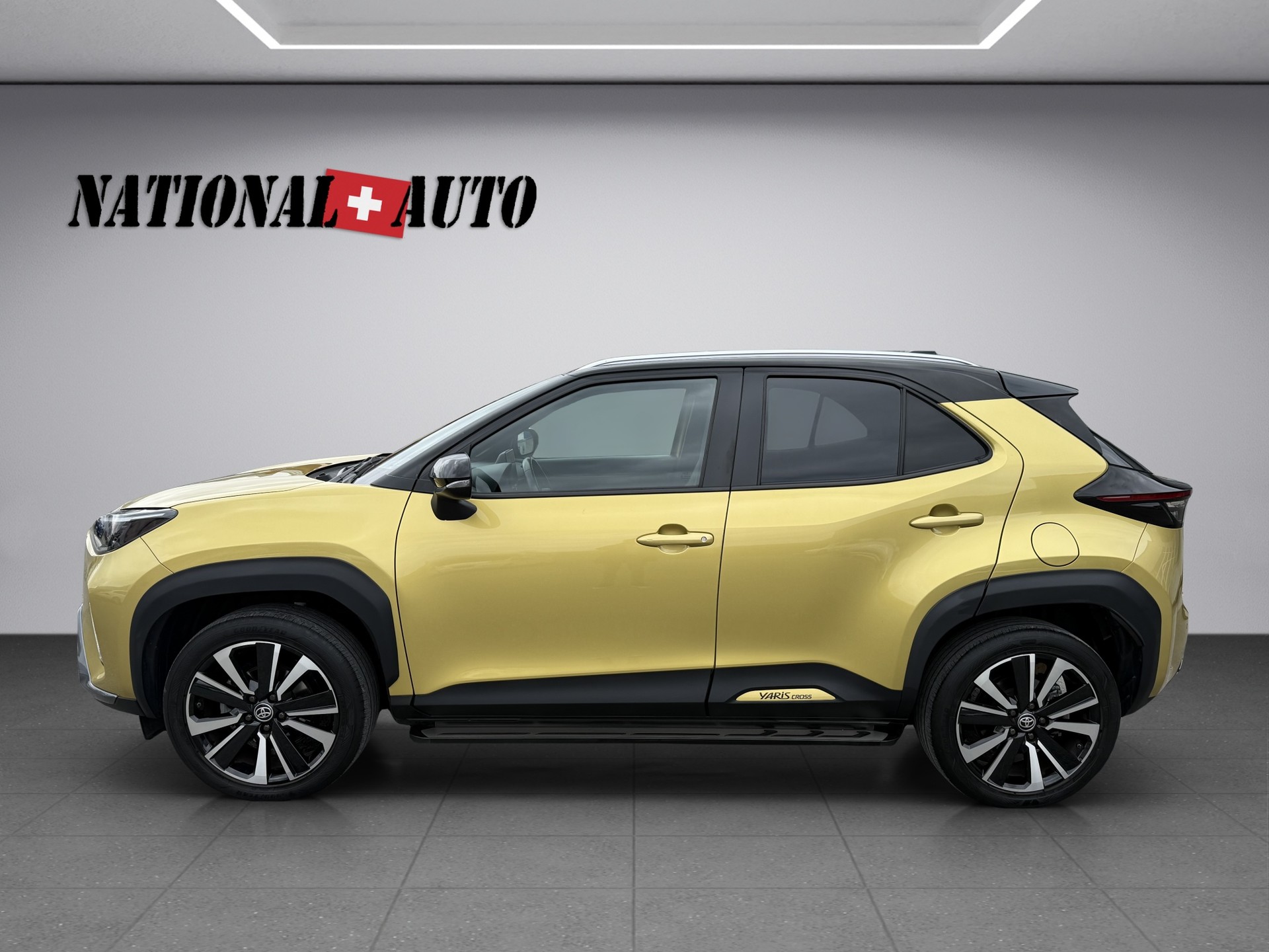 TOYOTA Yaris Cross 1.5 Premiere Edition e-CVT AWDi-image-2
