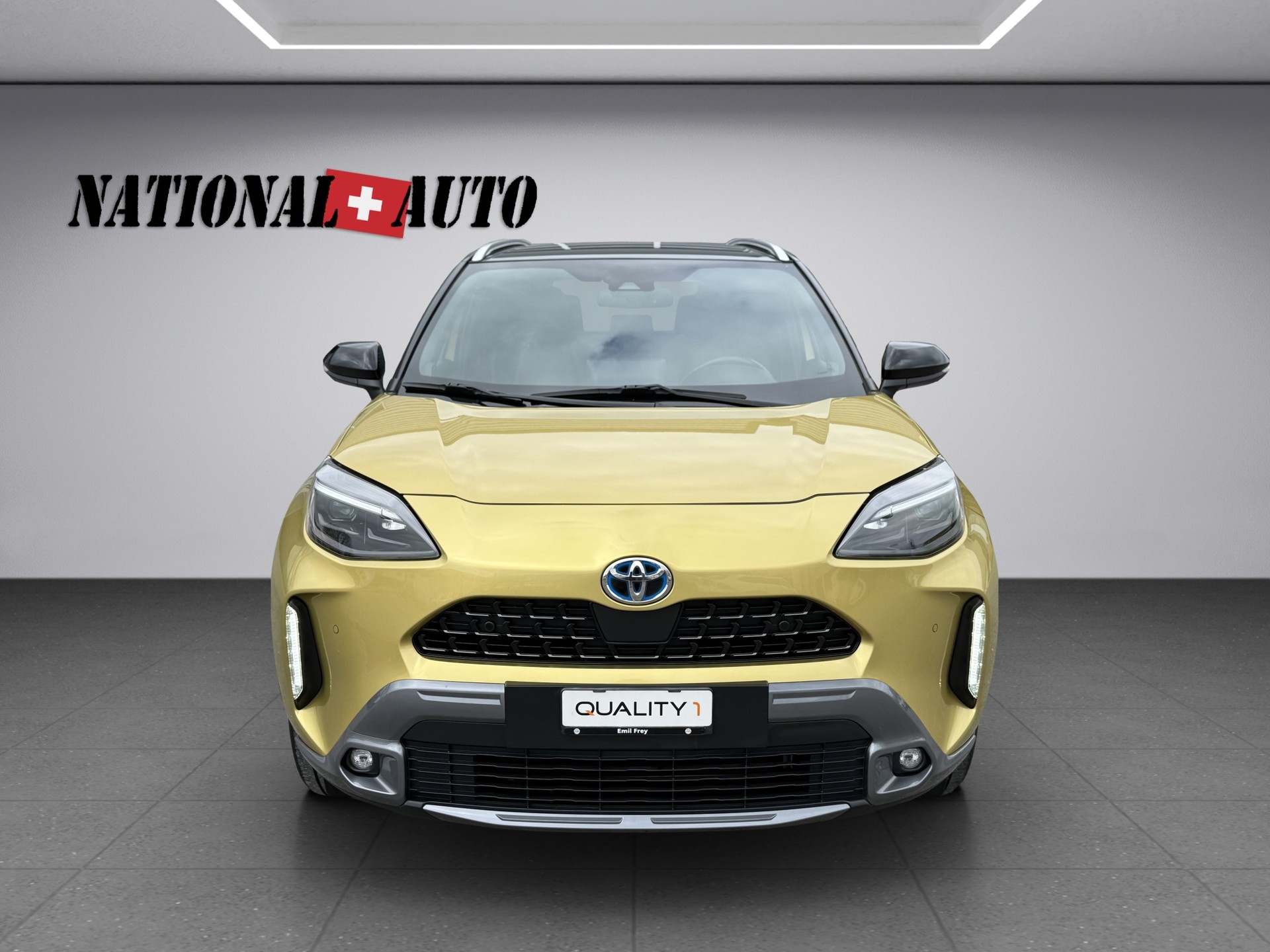TOYOTA Yaris Cross 1.5 Premiere Edition e-CVT AWDi-image-3