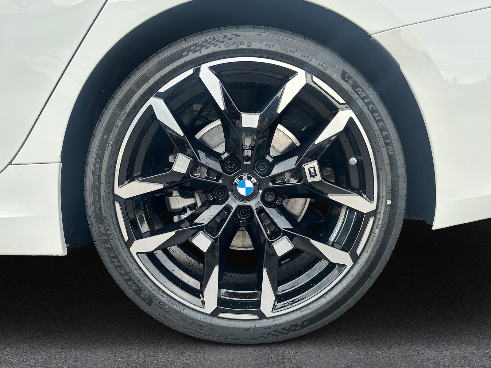 BMW 320d xDrive 48V Touring Steptronic M Sport-image-8