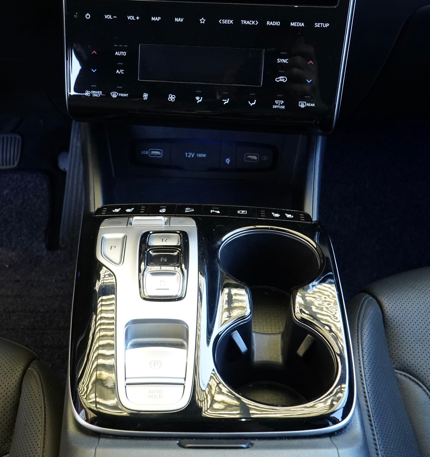 HYUNDAI Tucson 1.6 TGDI PHEV Vertex 4WD *CH Fahrzeug & AHK*-image-9