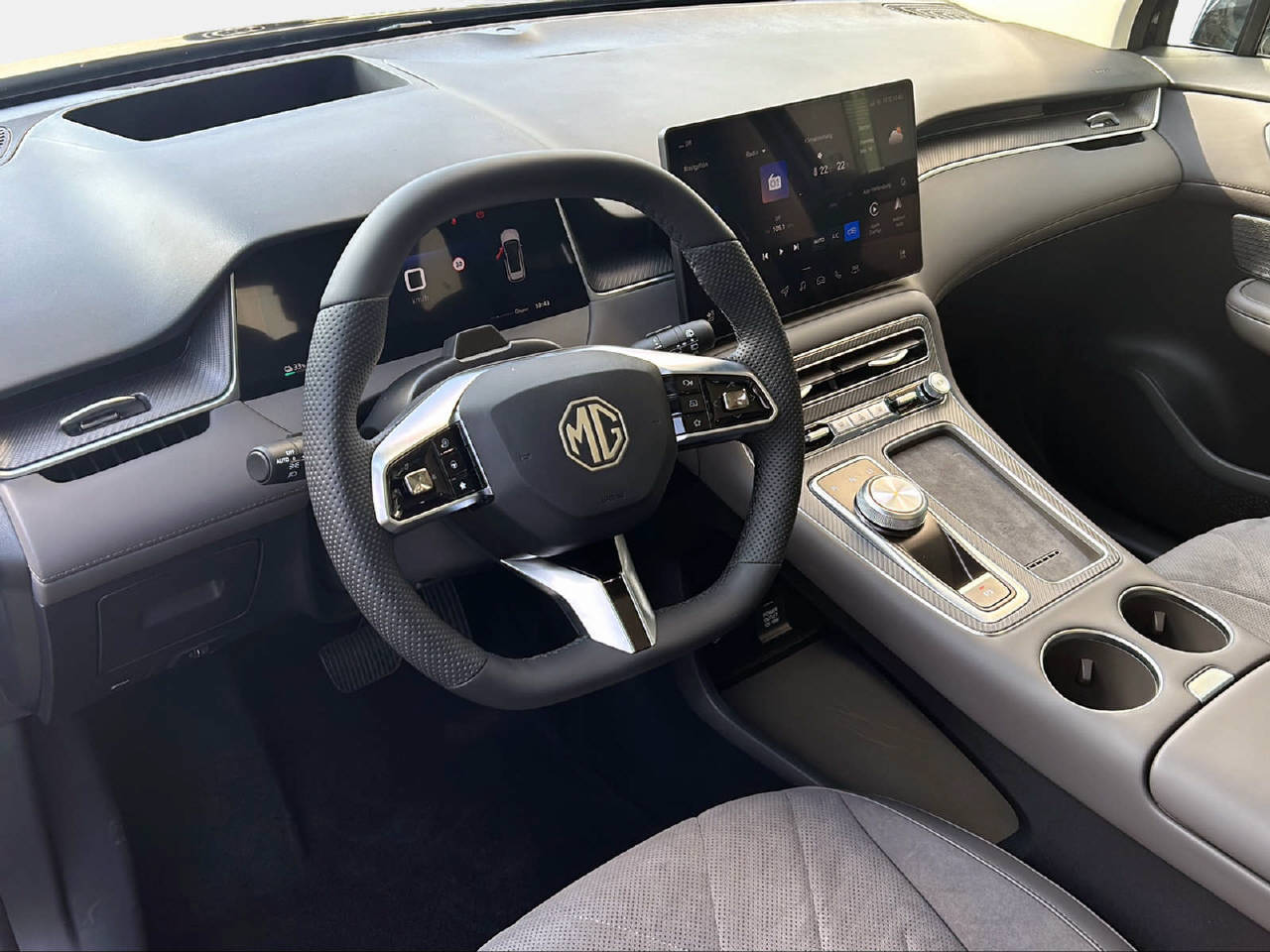 MG S6 EV 77 kWh Luxury 4WD-image-10