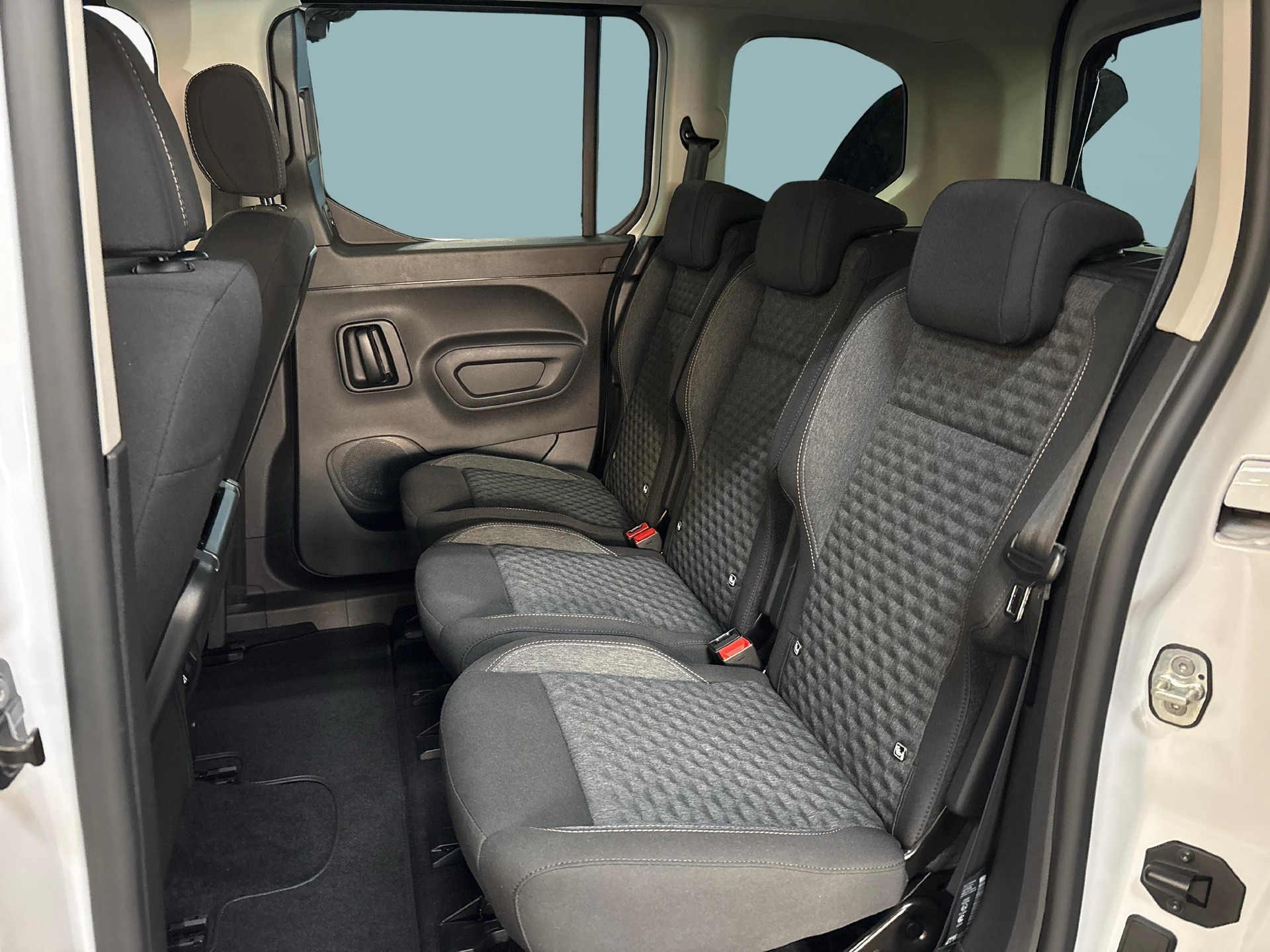 PEUGEOT Rifter 1.5 BlueHDi 130 GT-image-10