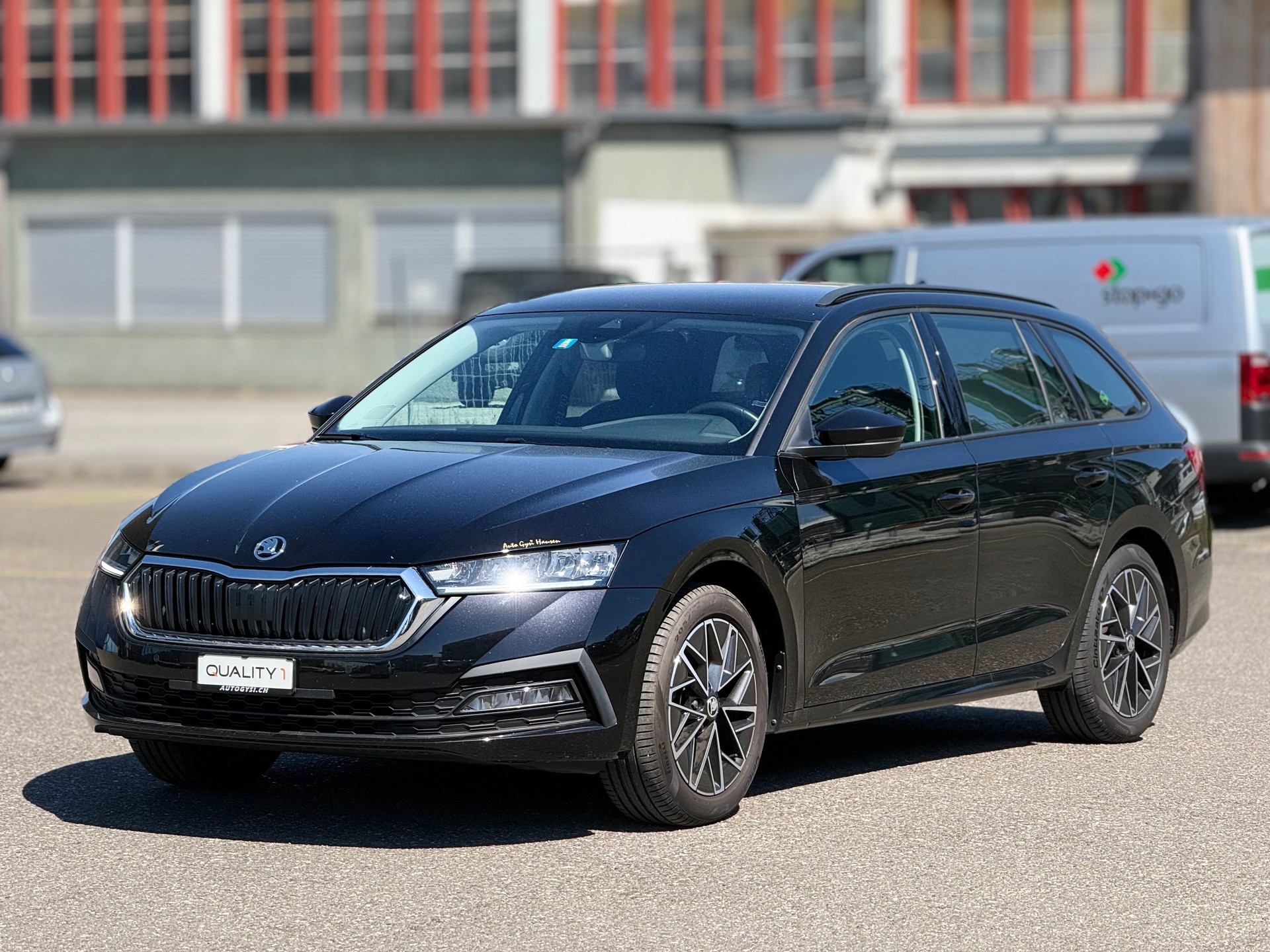 SKODA Octavia Combi 1.5 TSI G-Tec DSG Style-image-11