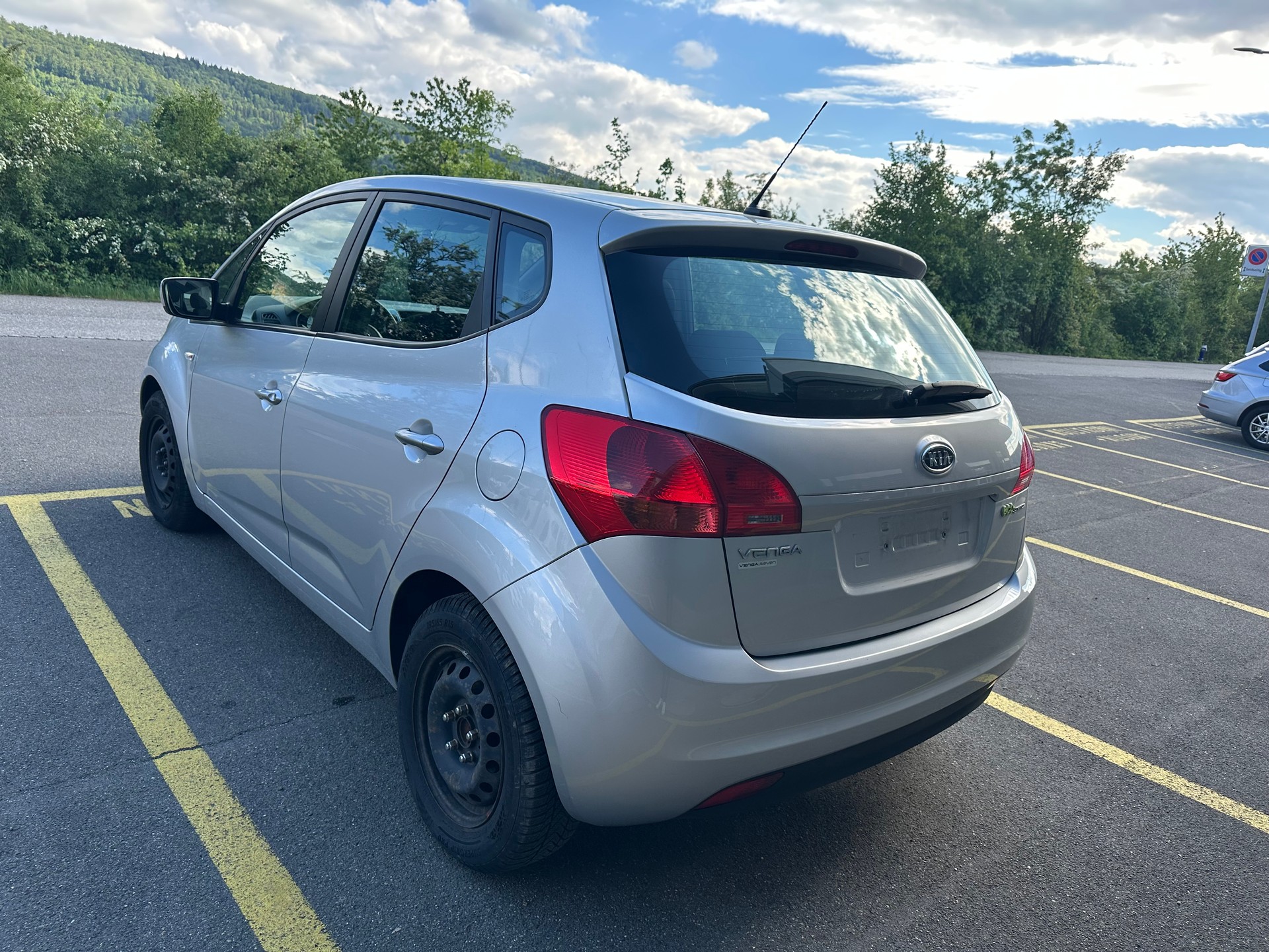 KIA Venga 1.4 CVVT _seven-image-2