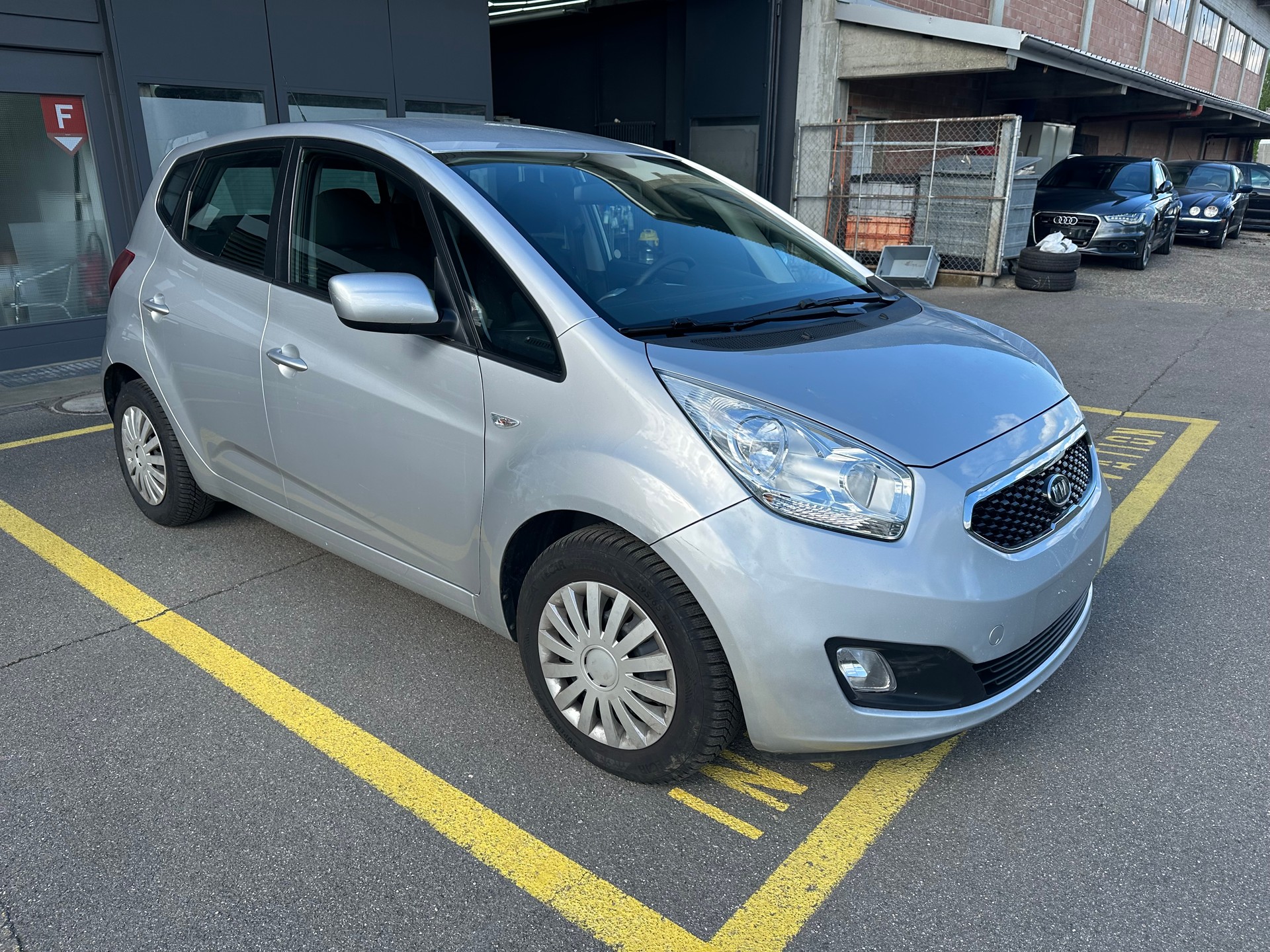 KIA Venga 1.4 CVVT _seven-image-1
