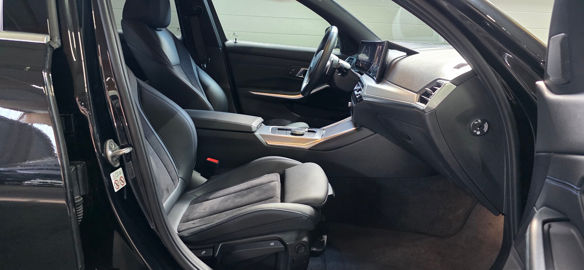 BMW 320d xDrive 48V Steptronic M Sport *Sitz- und Lenkradheizung*DriveAssist*Bremsassistens*Rückfahrkamera*AndroidAuto/CarPlay*-image-25
