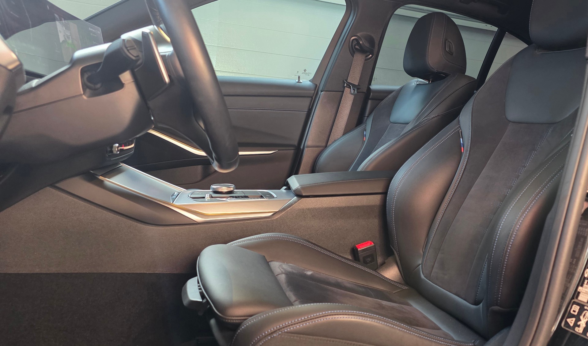 BMW 320d xDrive 48V Steptronic M Sport *Sitz- und Lenkradheizung*DriveAssist*Bremsassistens*Rückfahrkamera*AndroidAuto/CarPlay*-image-9