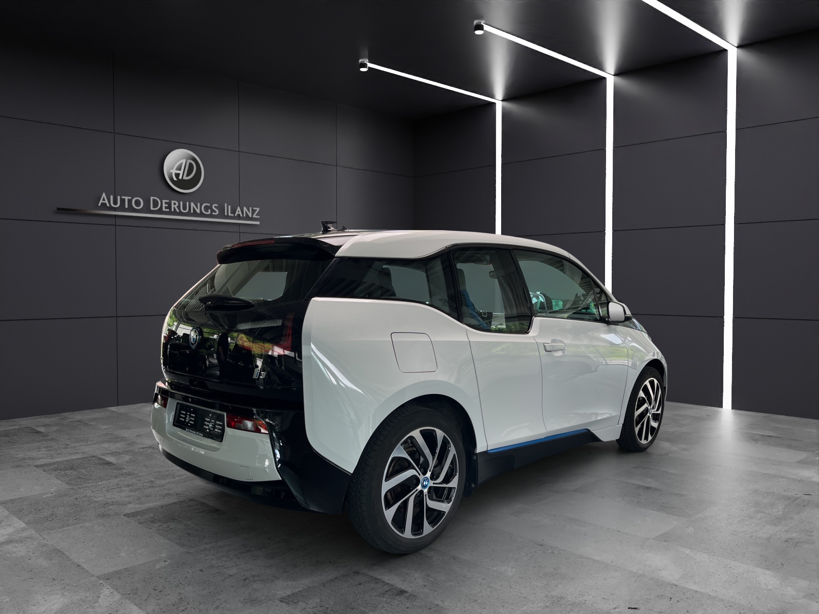 BMW i3 60 Ah-showroom-element-2