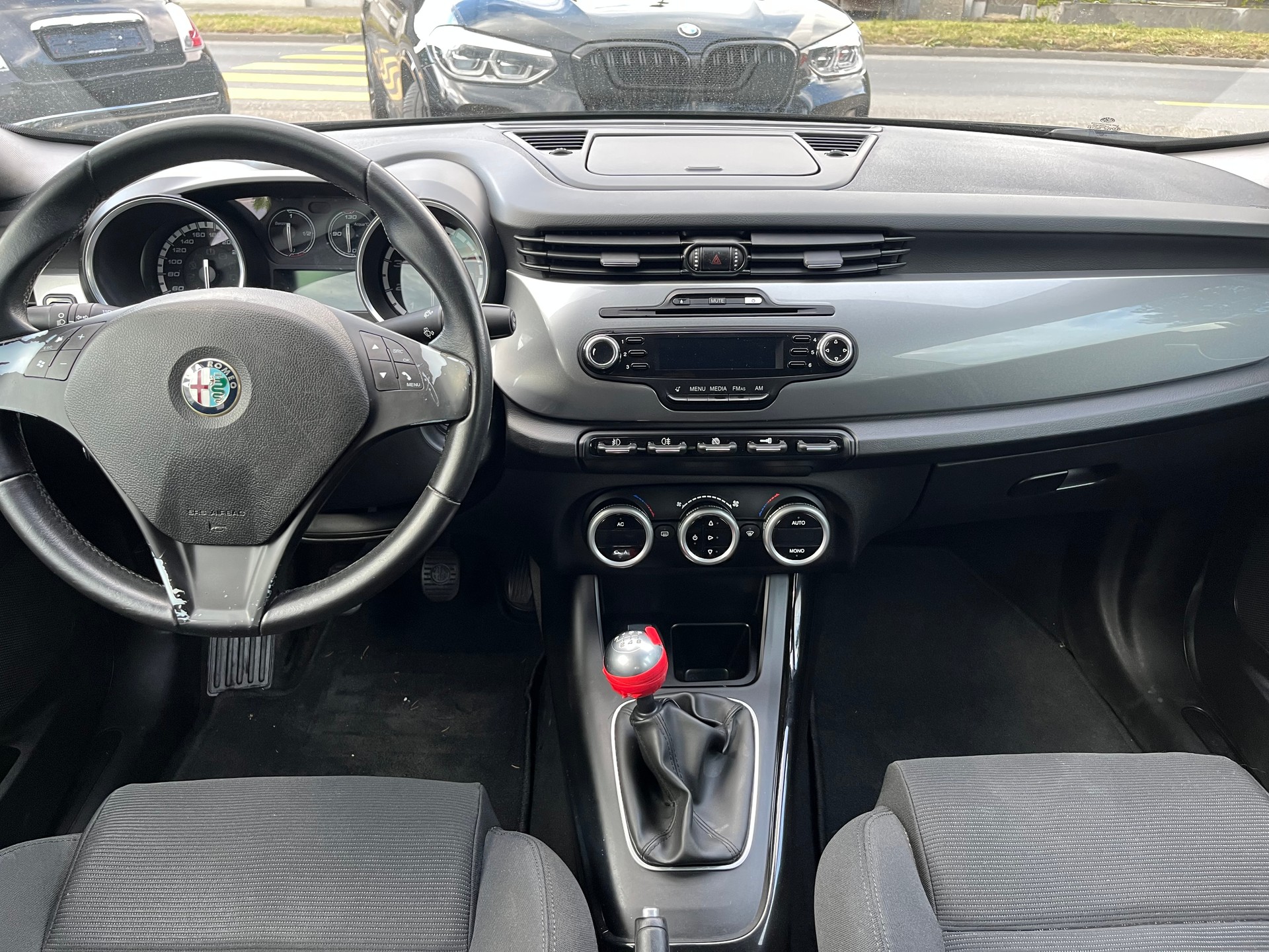 ALFA ROMEO Giulietta 1.4 T Distinctive-image-8