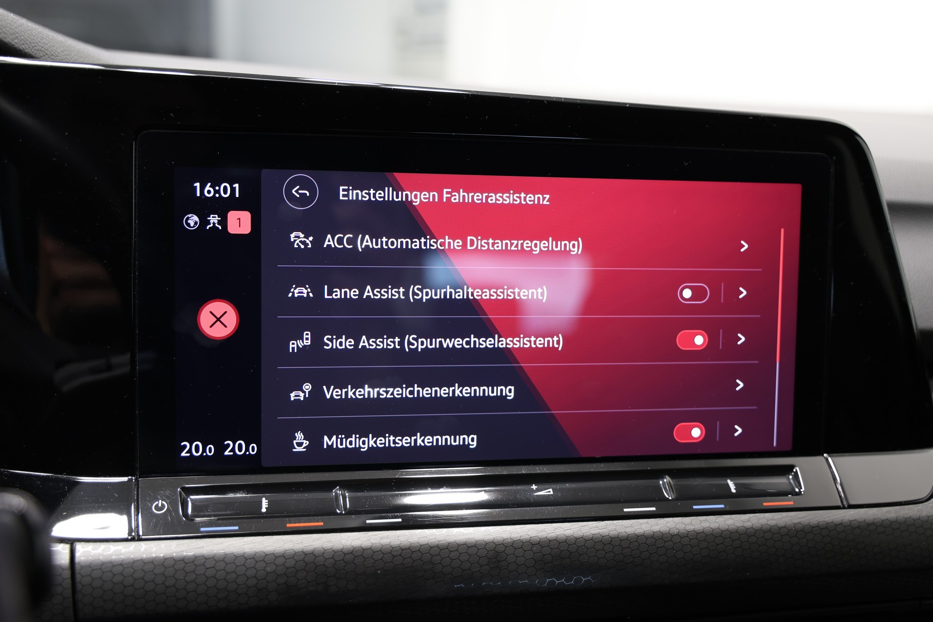 VW Golf 2.0 TSI GTI DSG *CH-Fahrzeug*-image-30