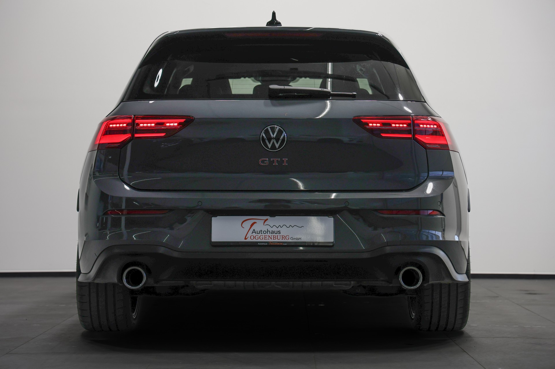 VW Golf 2.0 TSI GTI DSG *CH-Fahrzeug*-image-12