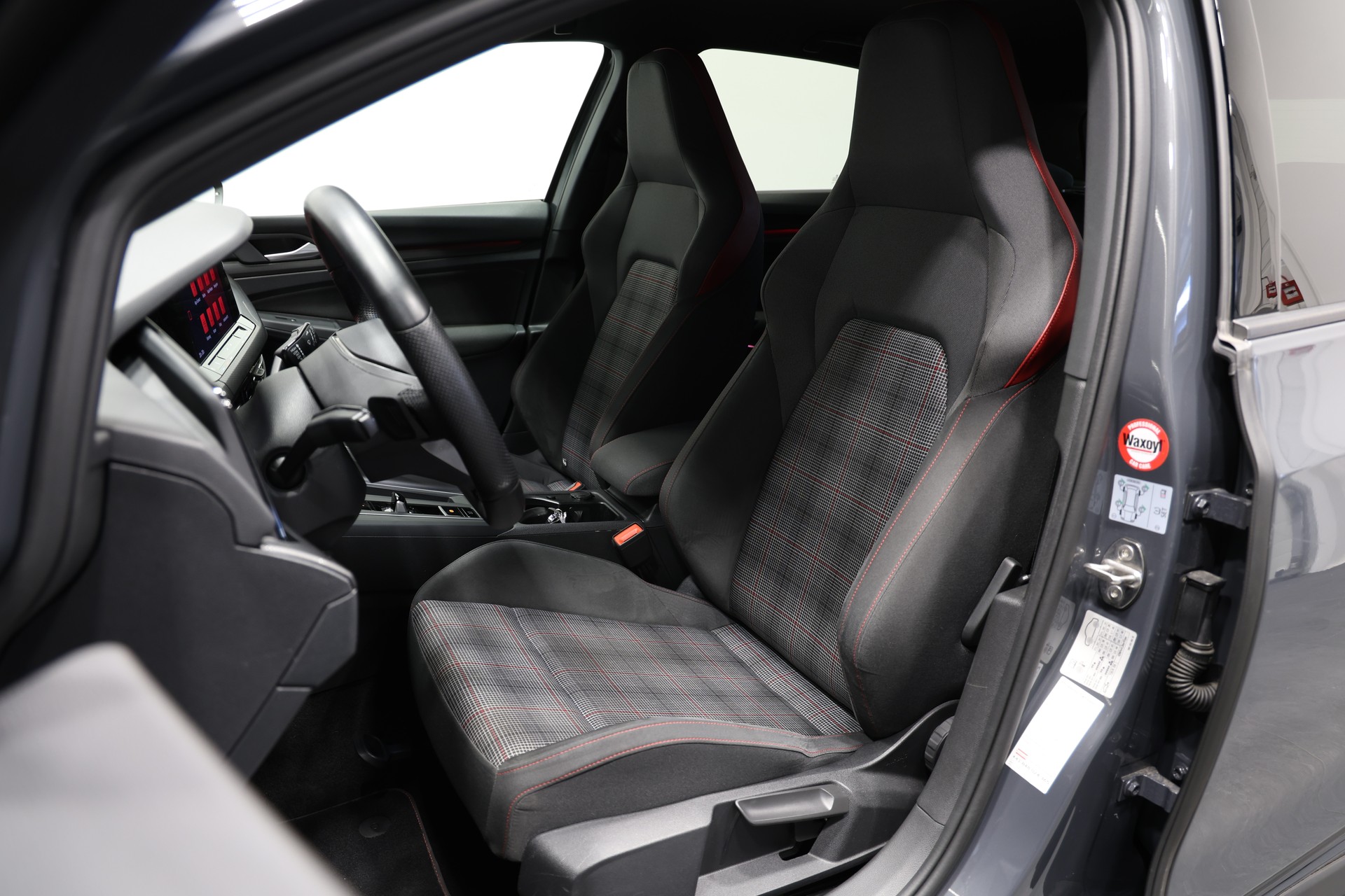 VW Golf 2.0 TSI GTI DSG *CH-Fahrzeug*-image-21