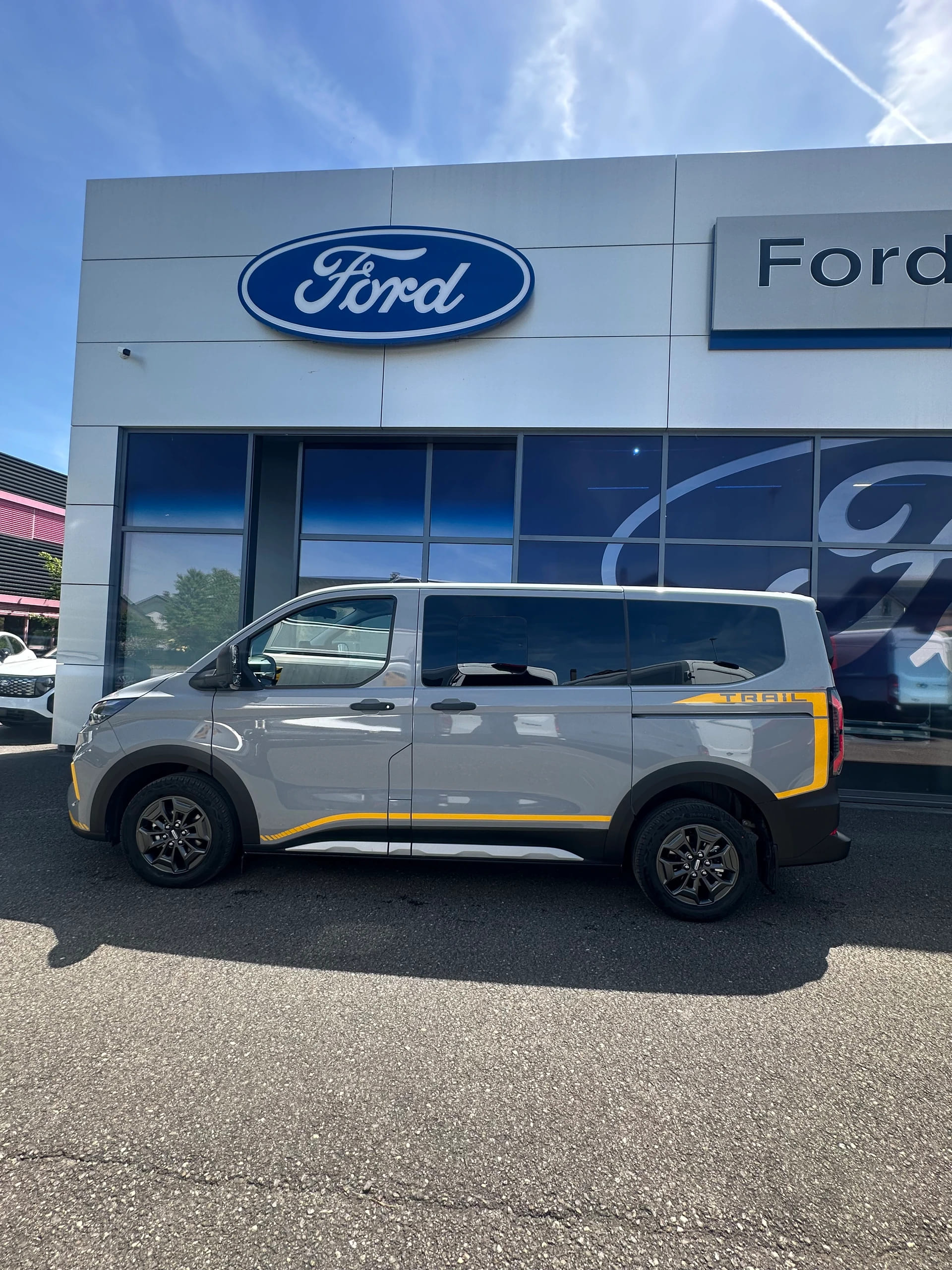 FORD Transit C combi 320 L1 2.0 Eco Trail/170CV/Aut.4x4-image-2