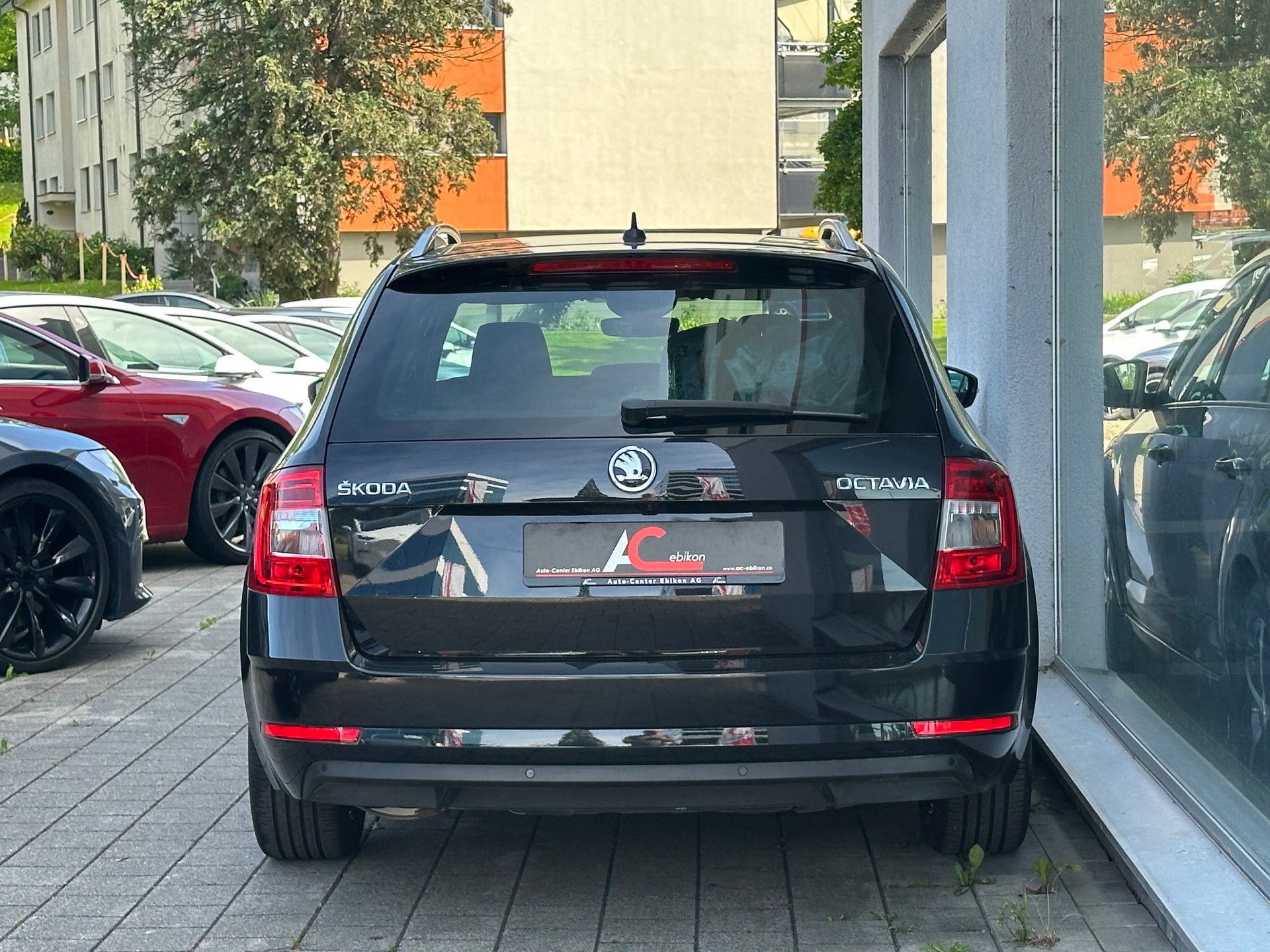 SKODA Octavia Combi 1.5 TSI Ambition DSG-image-3