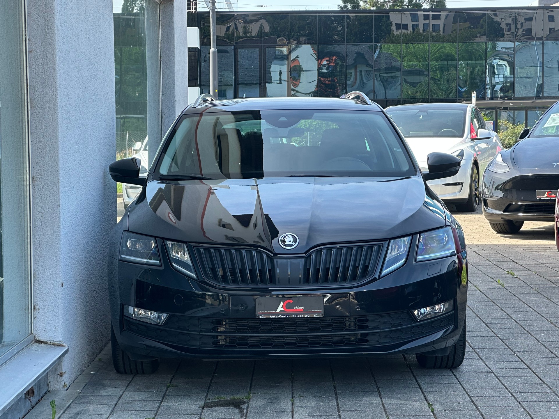 SKODA Octavia Combi 1.5 TSI Ambition DSG-image-1