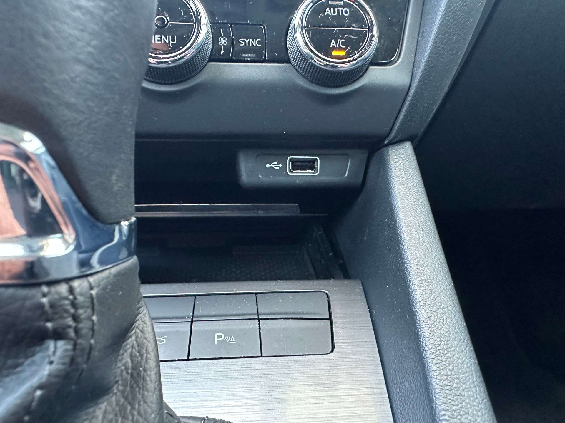 SKODA Octavia Combi 1.5 TSI Ambition DSG-image-11