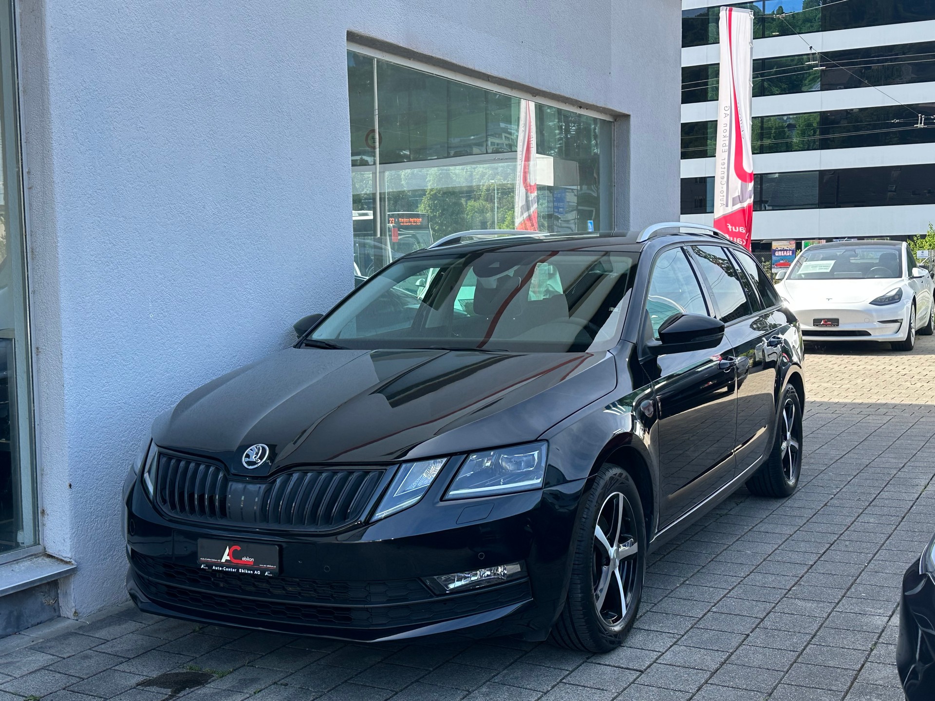 SKODA Octavia Combi 1.5 TSI Ambition DSG-image-0