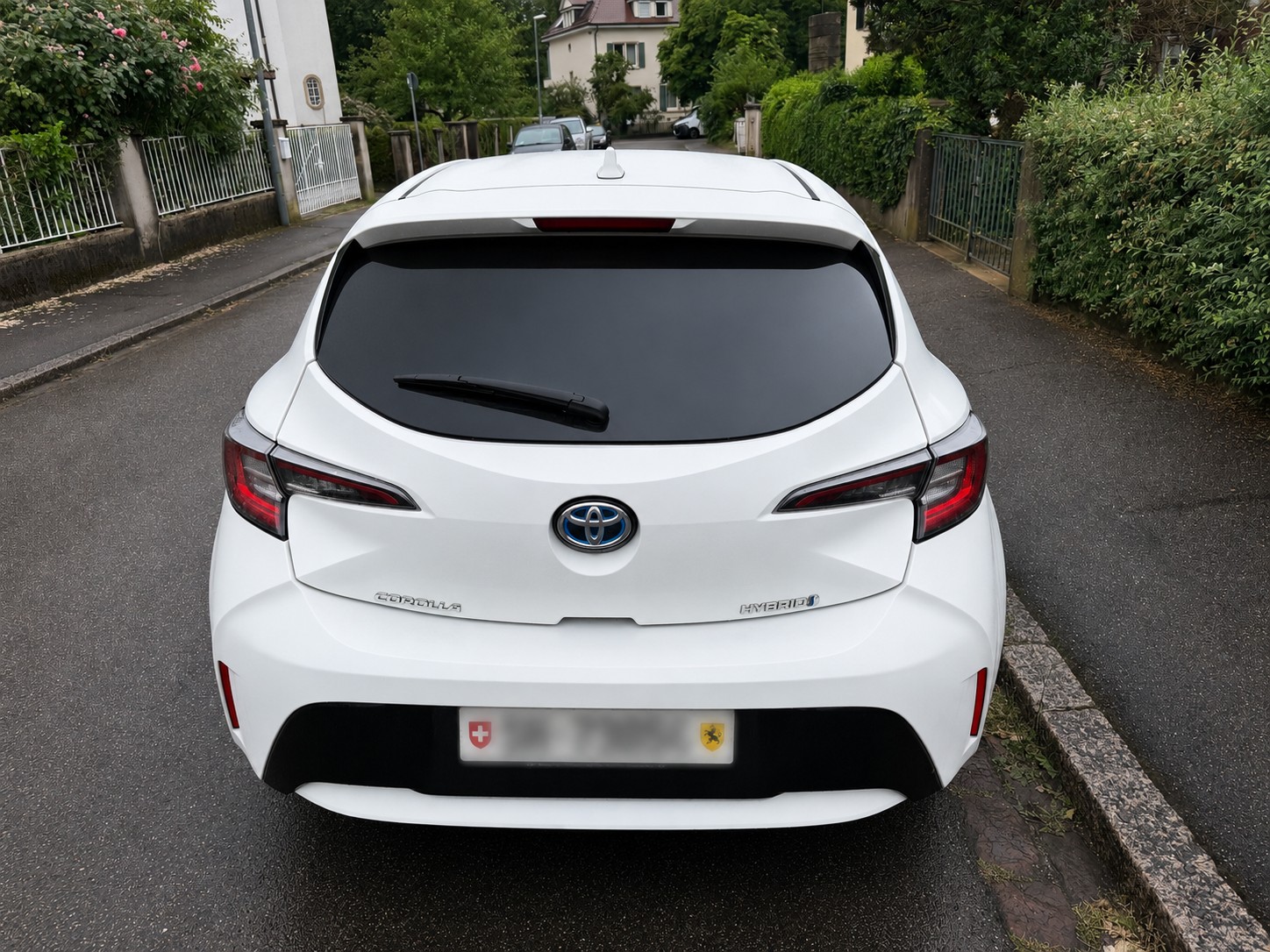 TOYOTA Corolla 1.8 Hybrid Comfort e-CVT-image-3