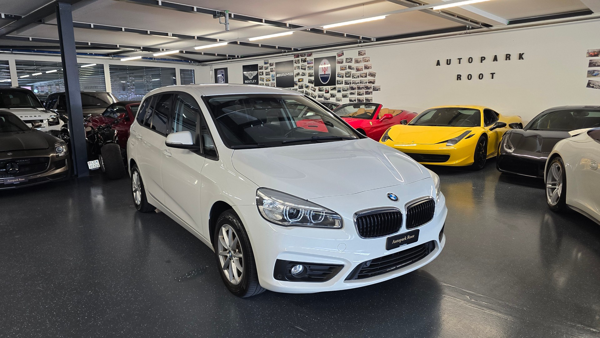 BMW 218d xDrive Gran Tourer Luxury Line Steptronic-showroom-element-1