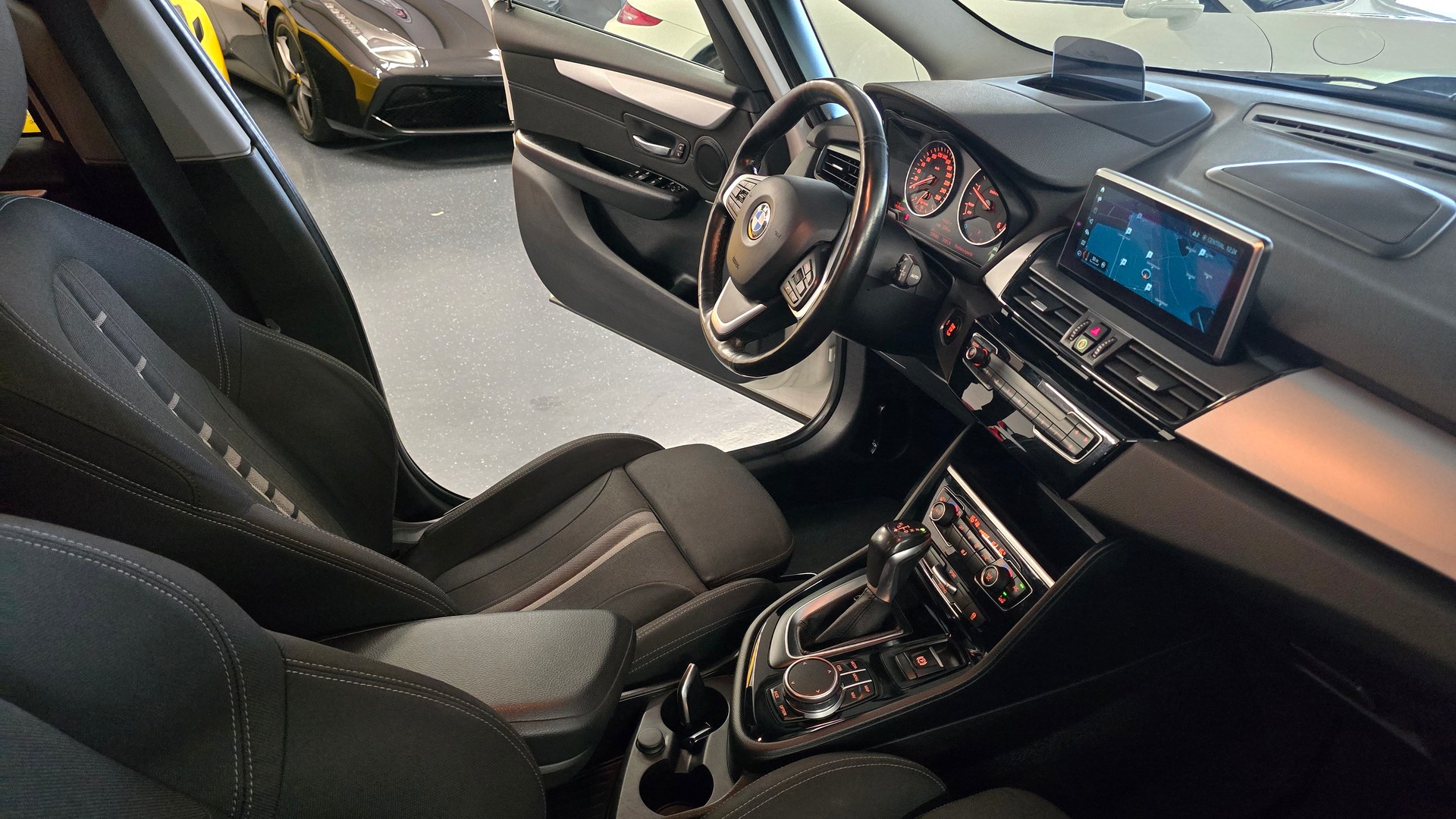 BMW 218d xDrive Gran Tourer Luxury Line Steptronic-image-18