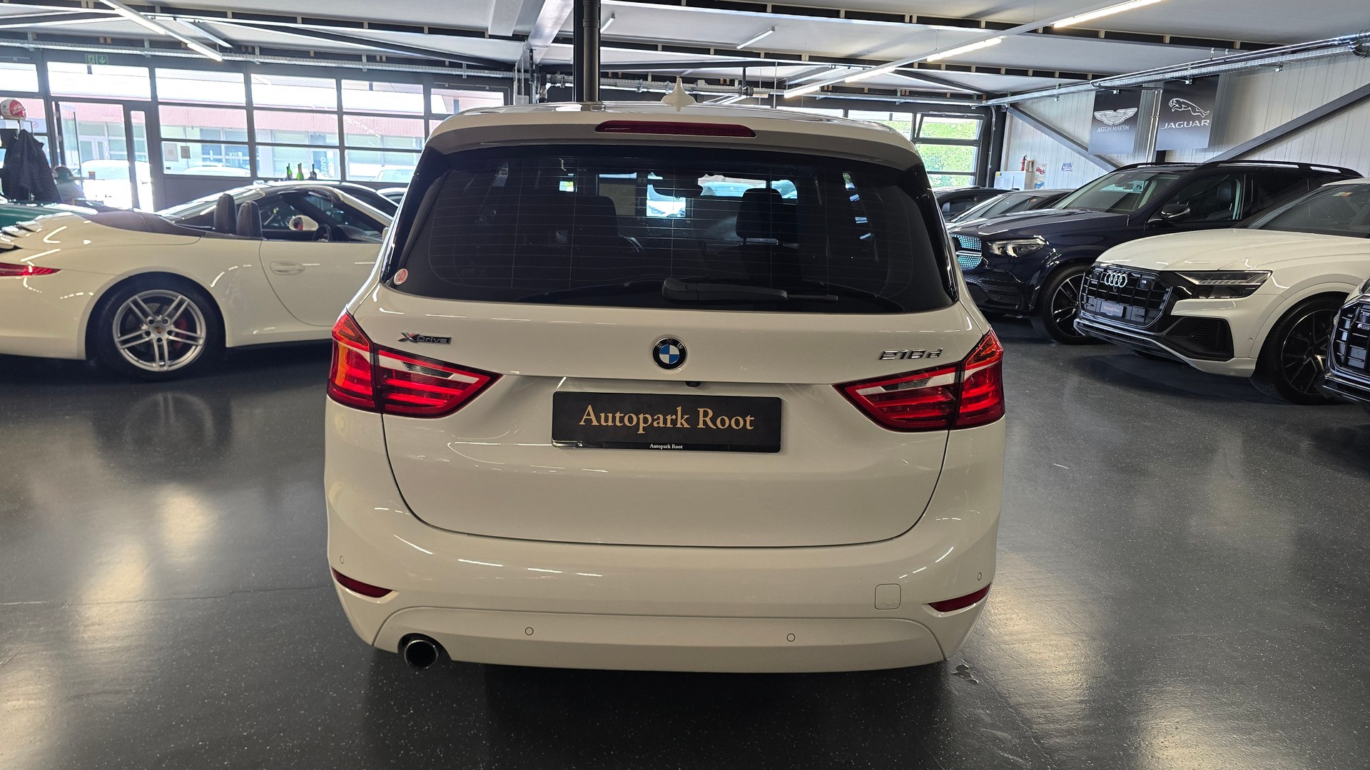 BMW 218d xDrive Gran Tourer Luxury Line Steptronic-image-5