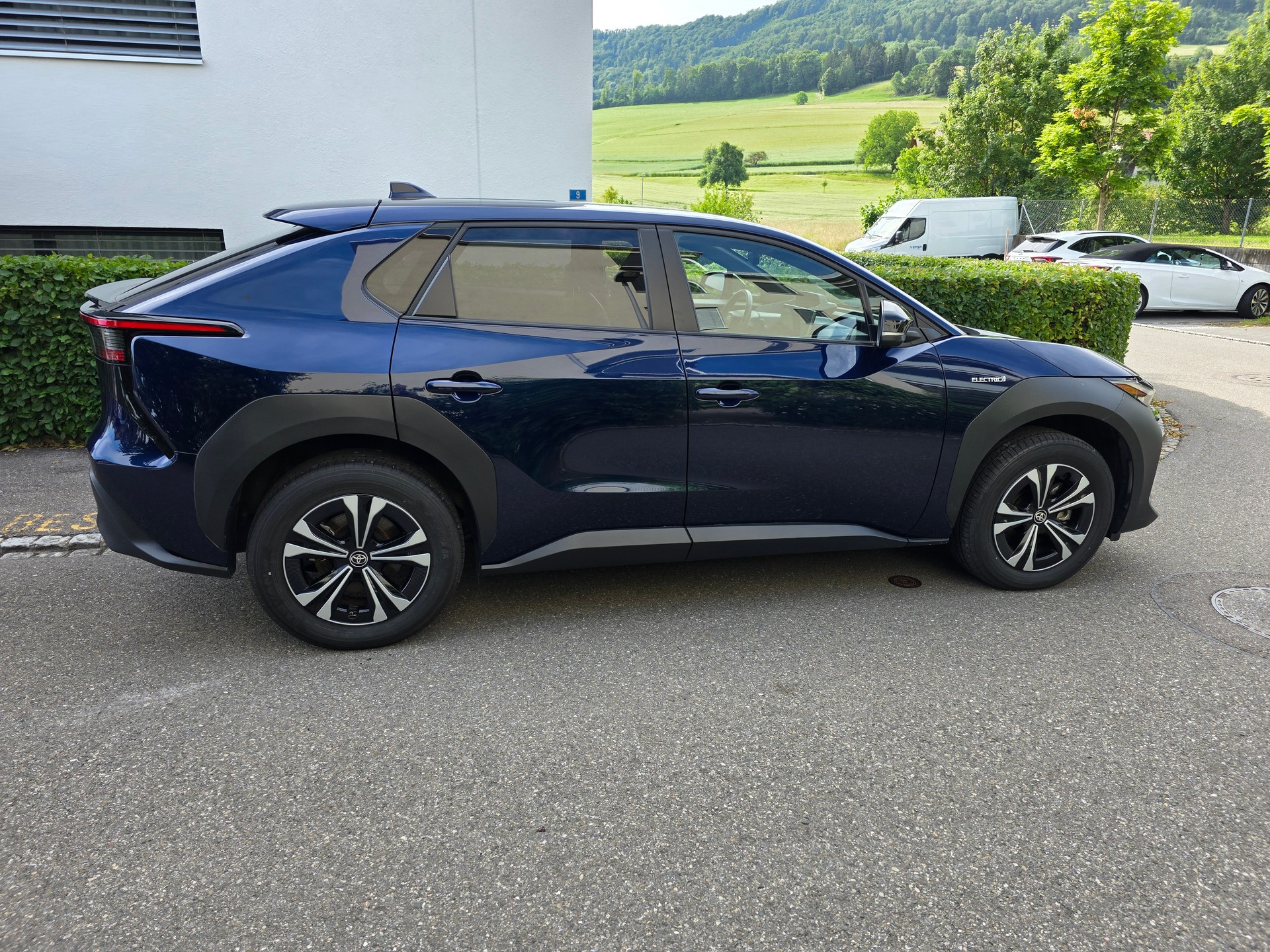 TOYOTA bZ4X Style 71,4 kWh 4WD-showroom-element-3