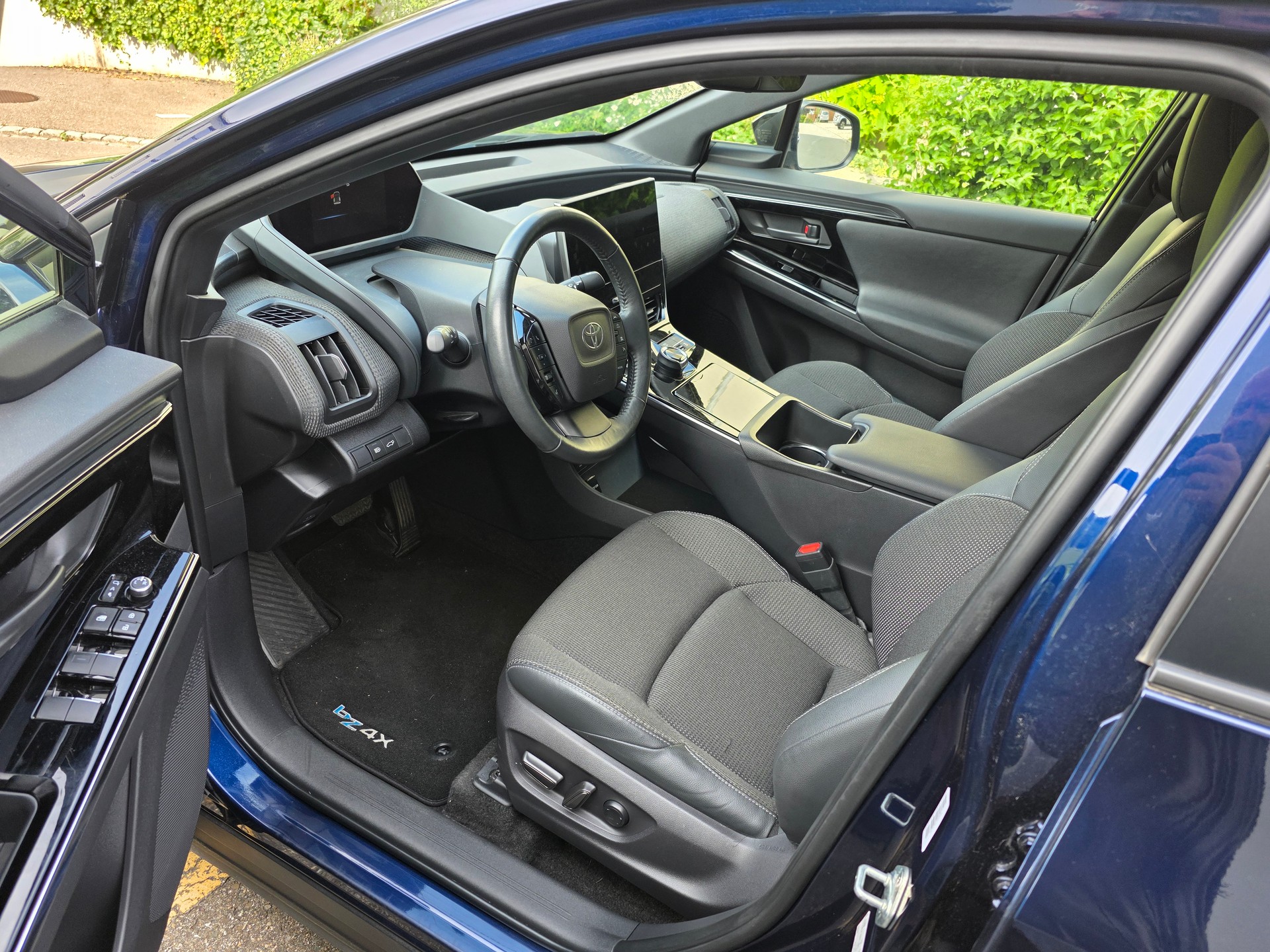 TOYOTA bZ4X Style 71,4 kWh 4WD-image-8